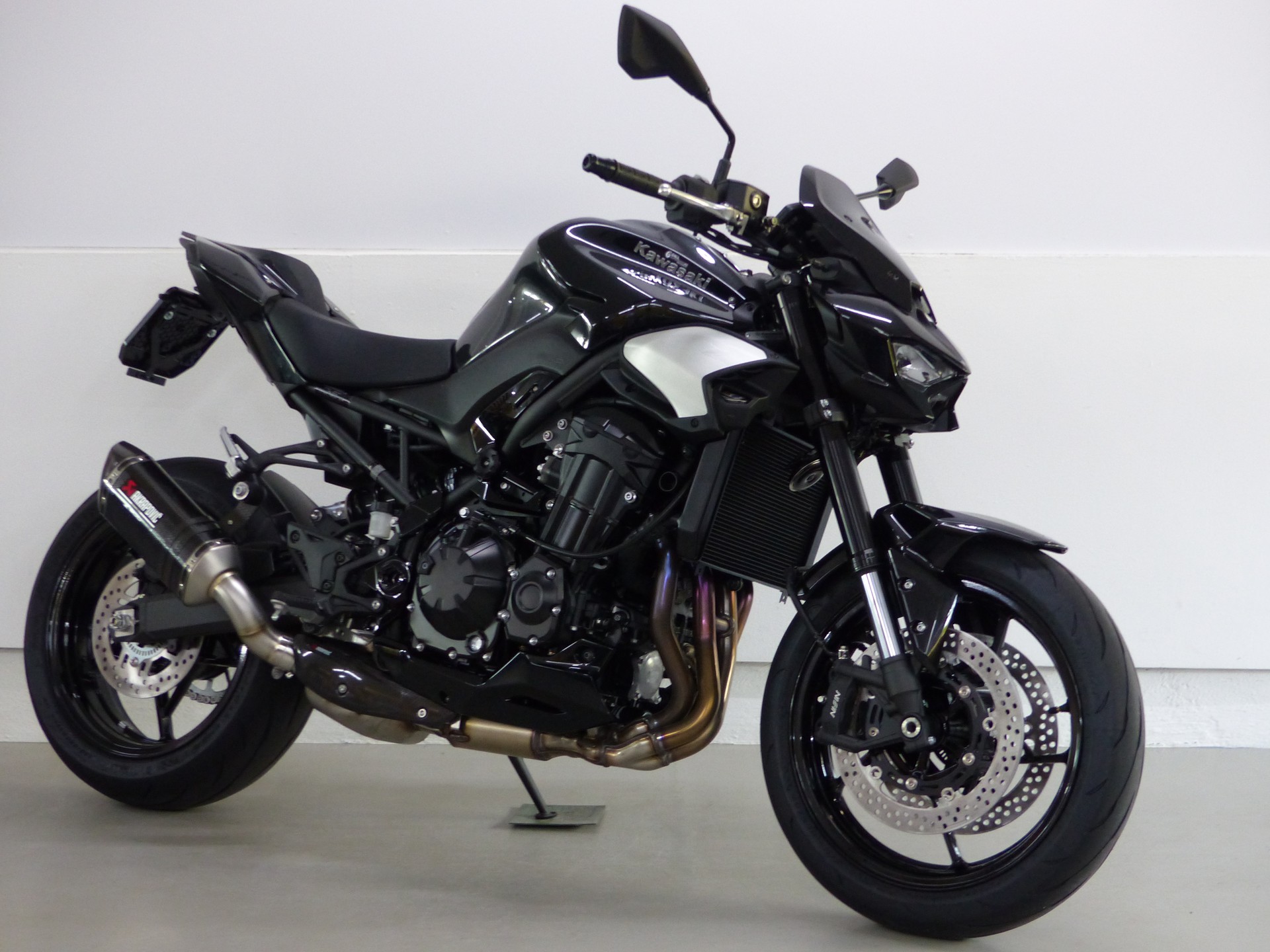 KAWASAKI Z 900 ABS MY25 Performance mit Zubehör-image-9