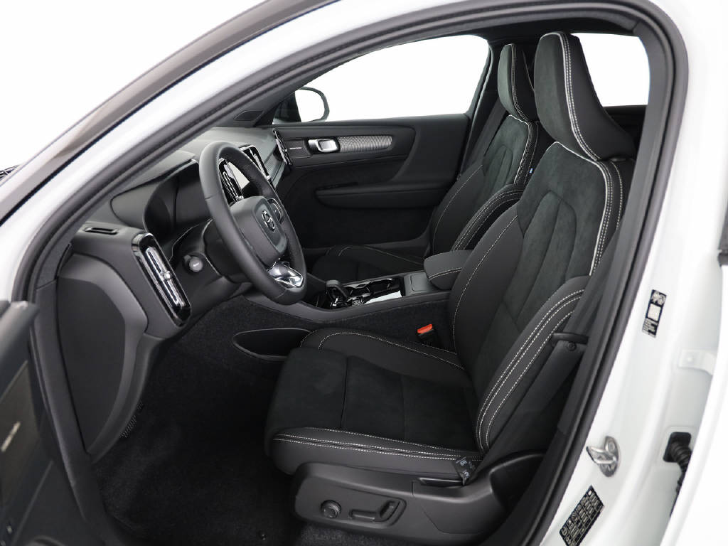 VOLVO EC40 Twin Performance Black Edition AWD-image-10