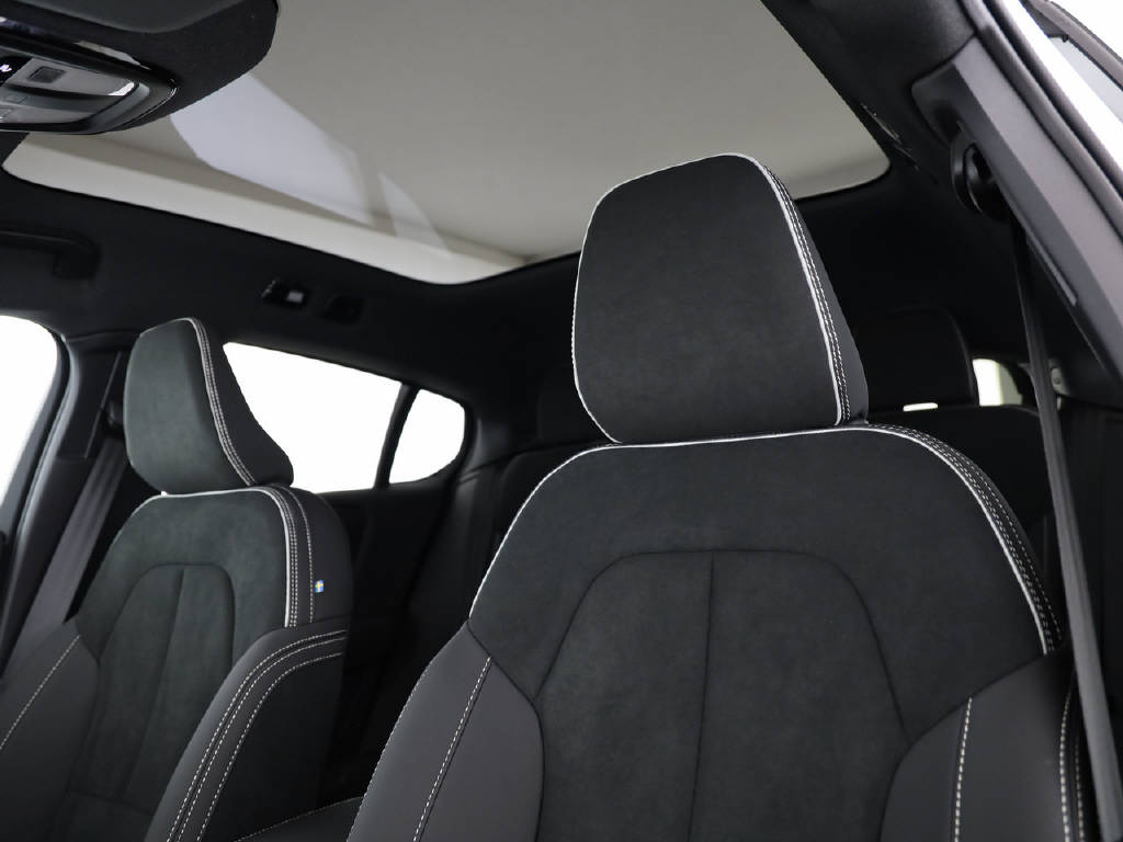 VOLVO EC40 Twin Performance Black Edition AWD-image-9
