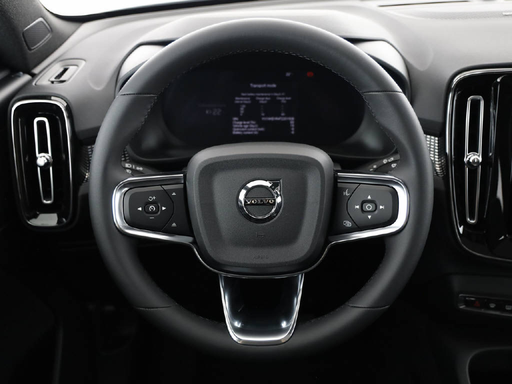 VOLVO EC40 Twin Performance Black Edition AWD-image-10