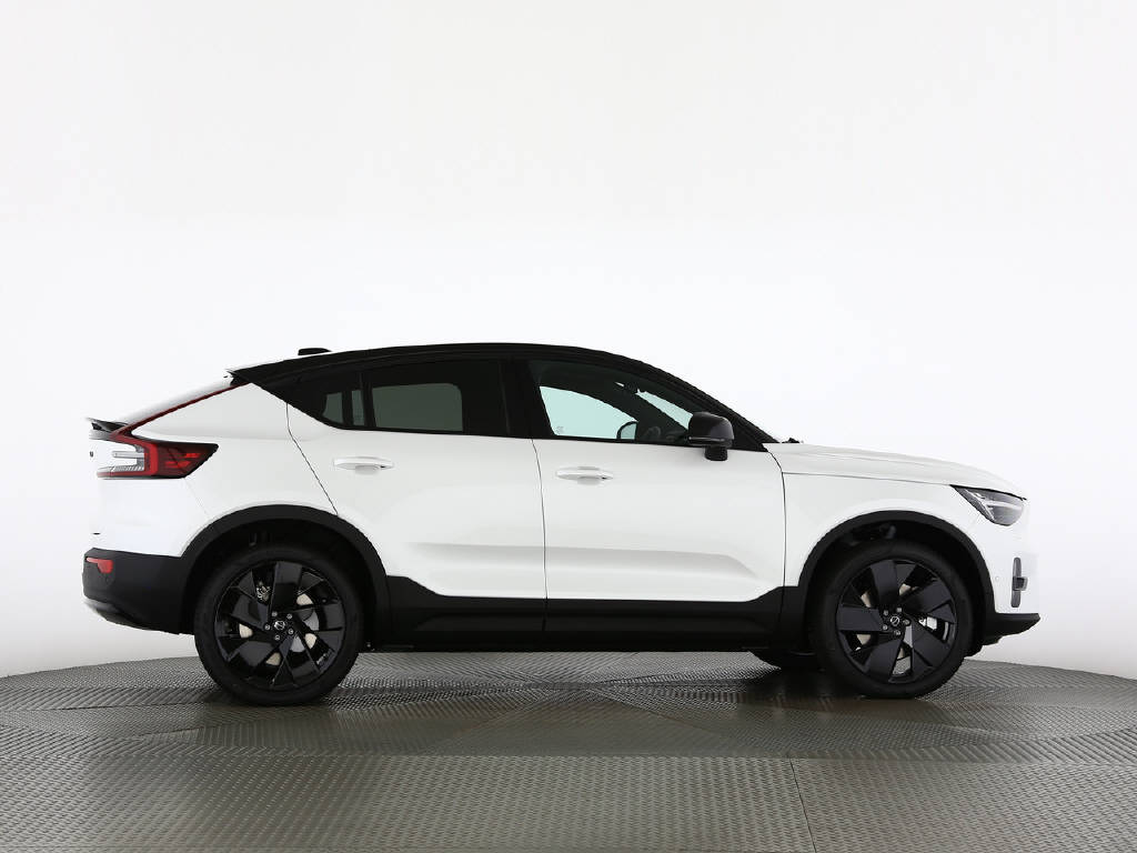 VOLVO EC40 Twin Performance Black Edition AWD-image-15