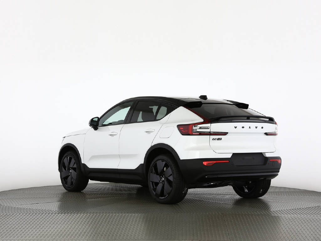 VOLVO EC40 Twin Performance Black Edition AWD-image-6