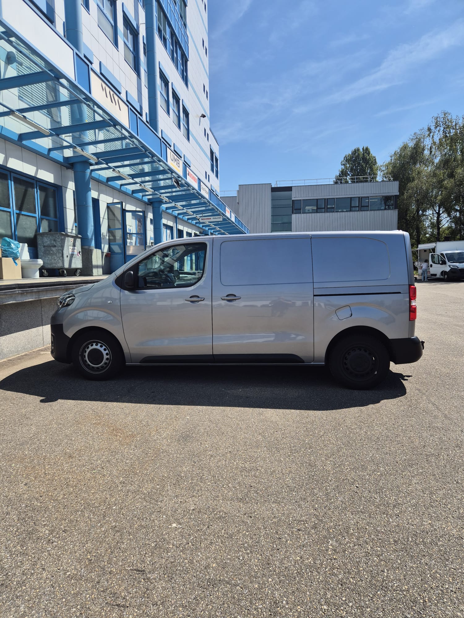 TOYOTA Proace 2.0D Panel Van Medium Comfort Automat-image-1