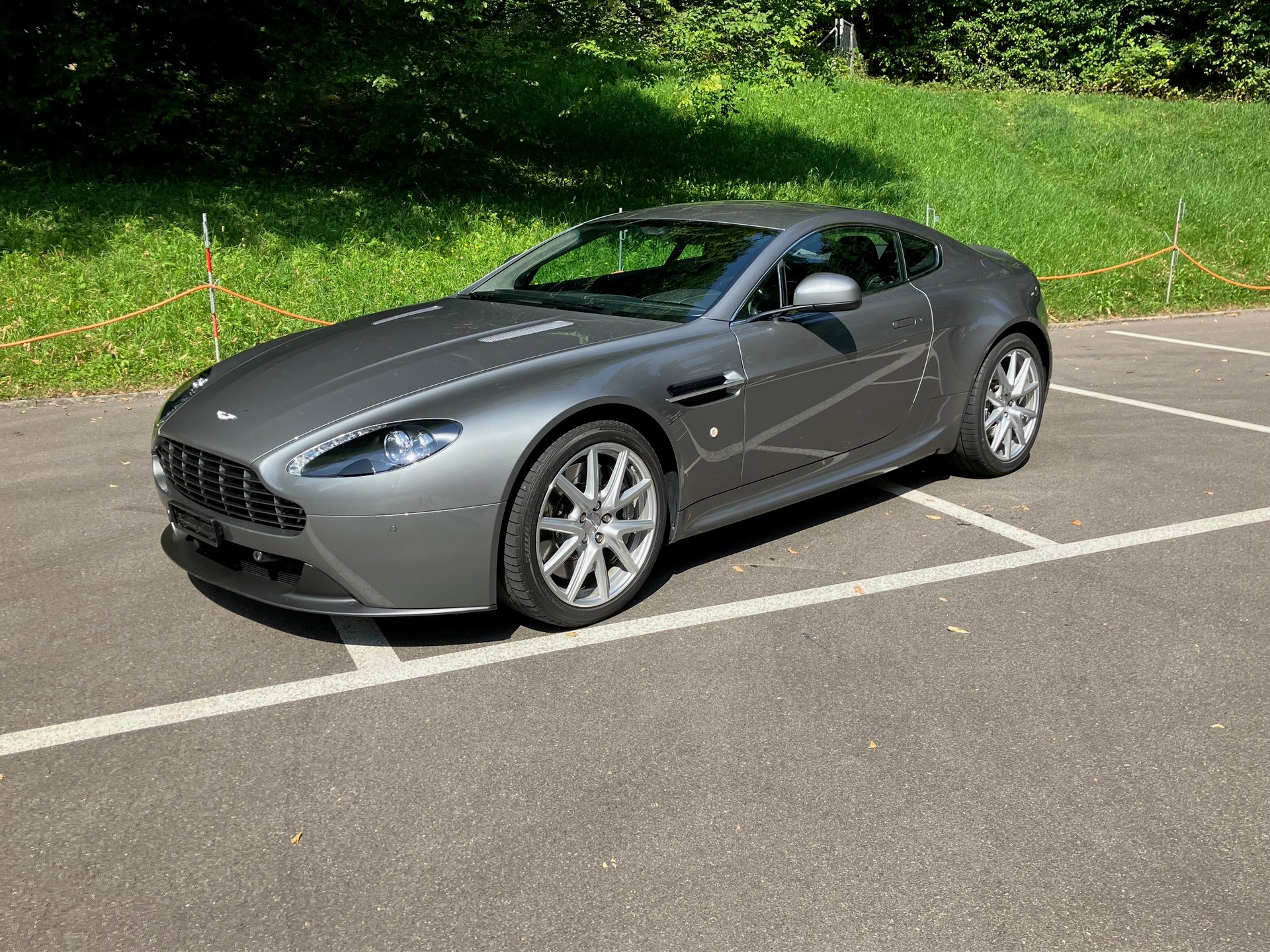 ASTON MARTIN V8 Vantage 4.7 Sportshift II-image-1
