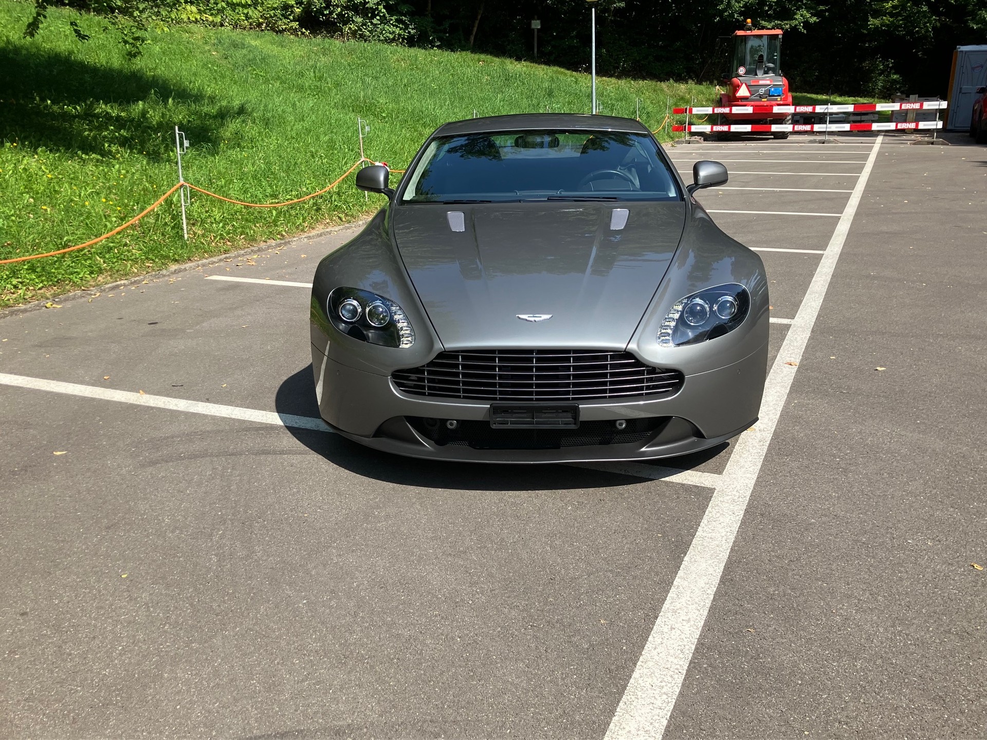 ASTON MARTIN V8 Vantage 4.7 Sportshift II-image-2
