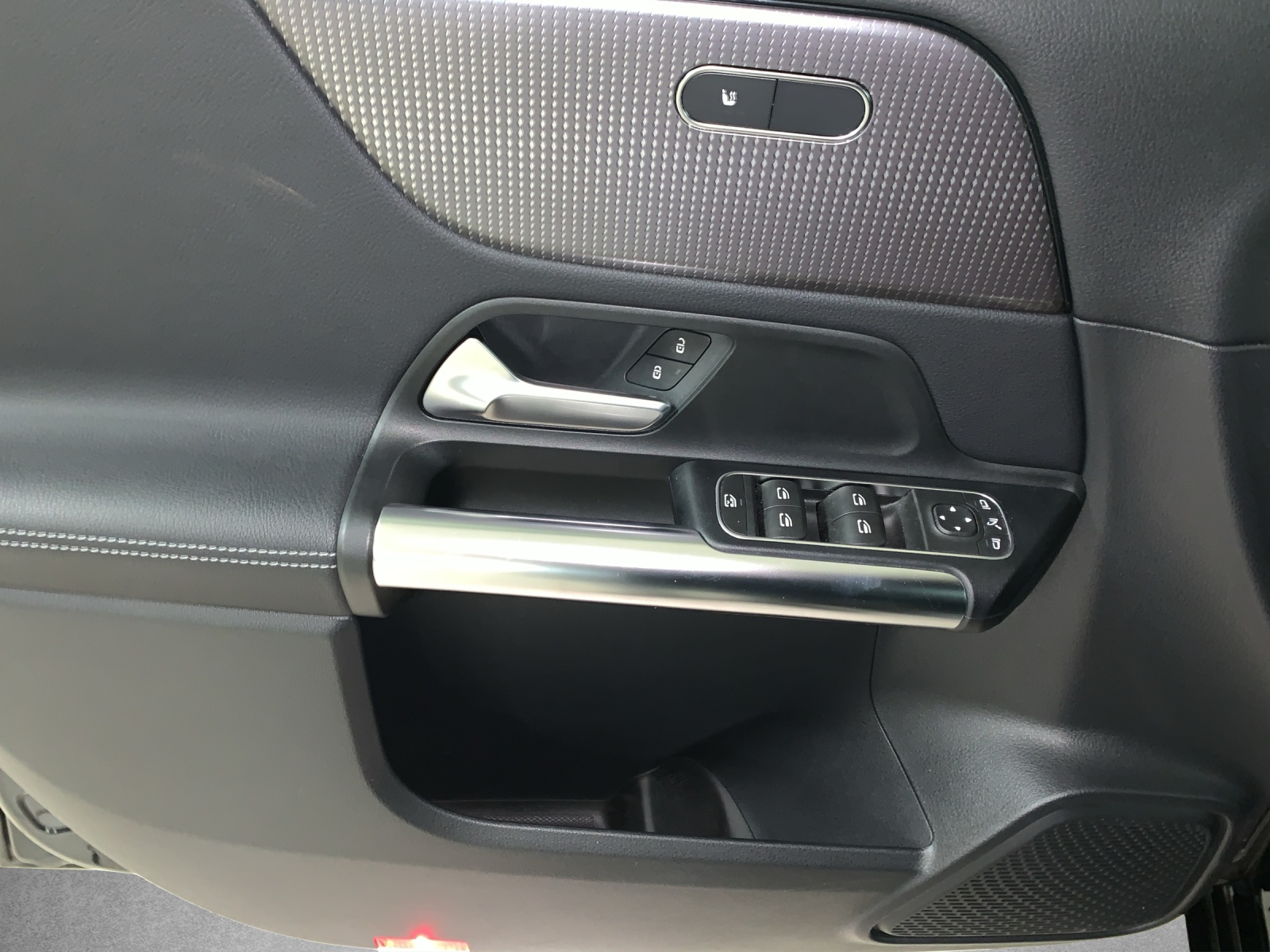 MERCEDES-BENZ B 200 Progressive-image-11
