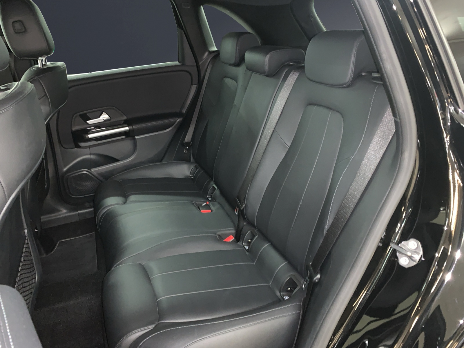 MERCEDES-BENZ B 200 Progressive-image-12