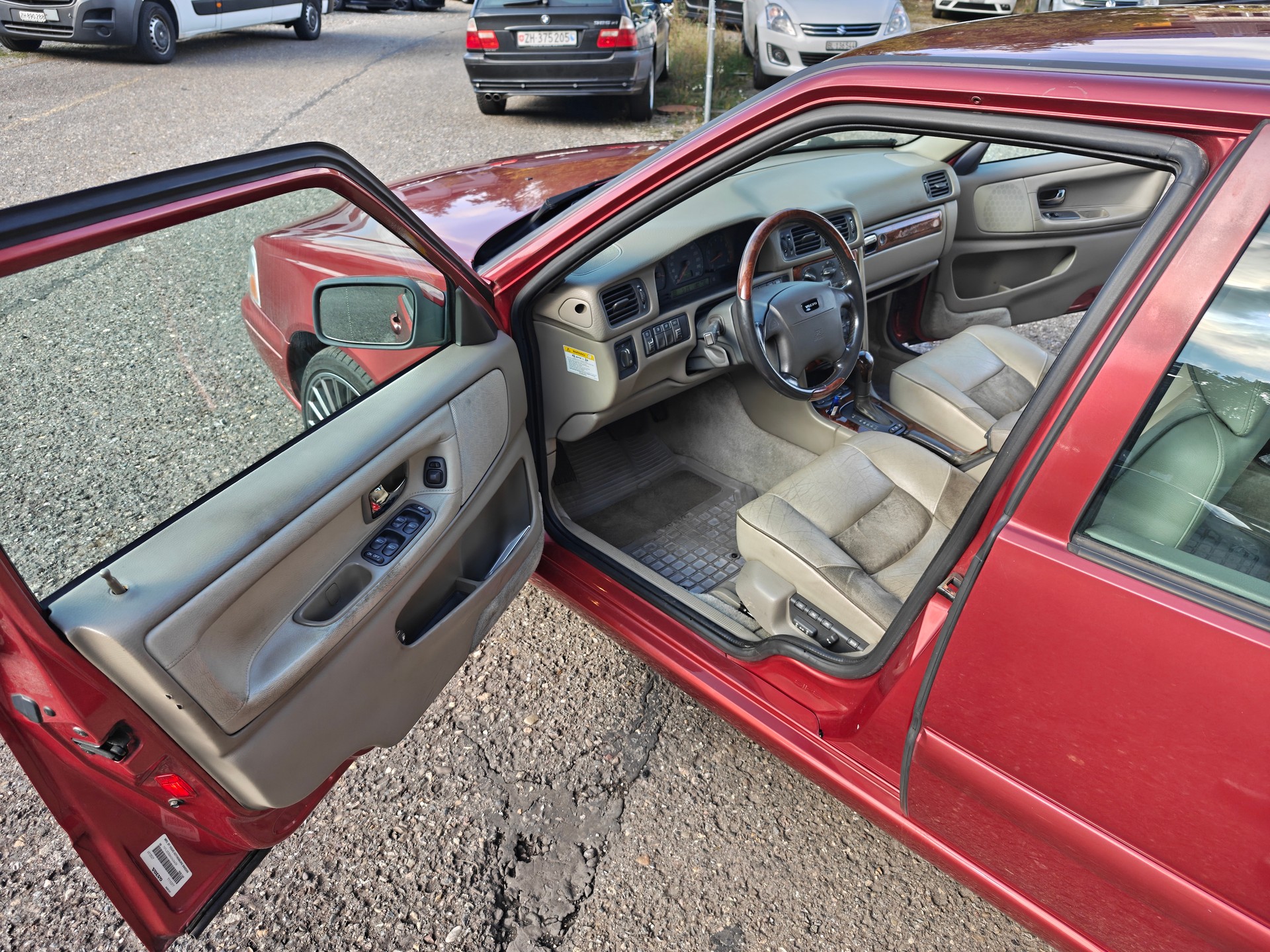 VOLVO S70 T5-image-9