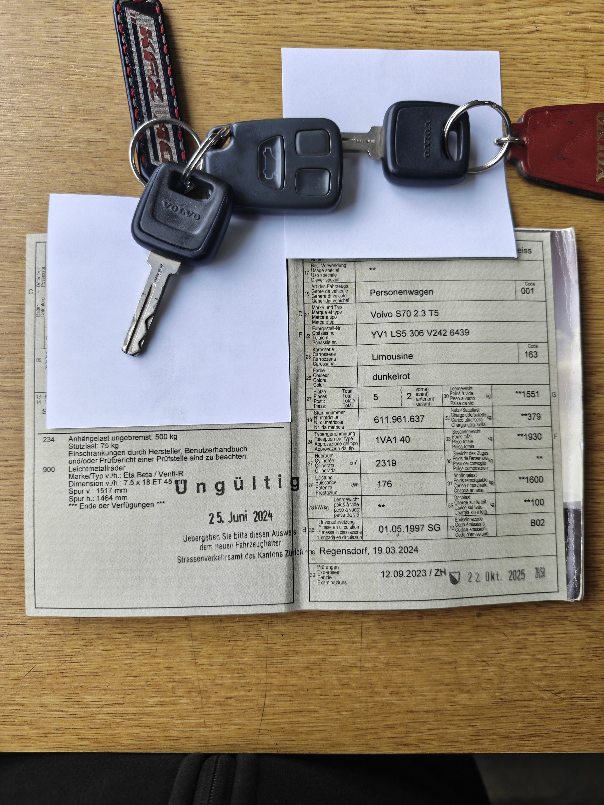 VOLVO S70 T5-image-17