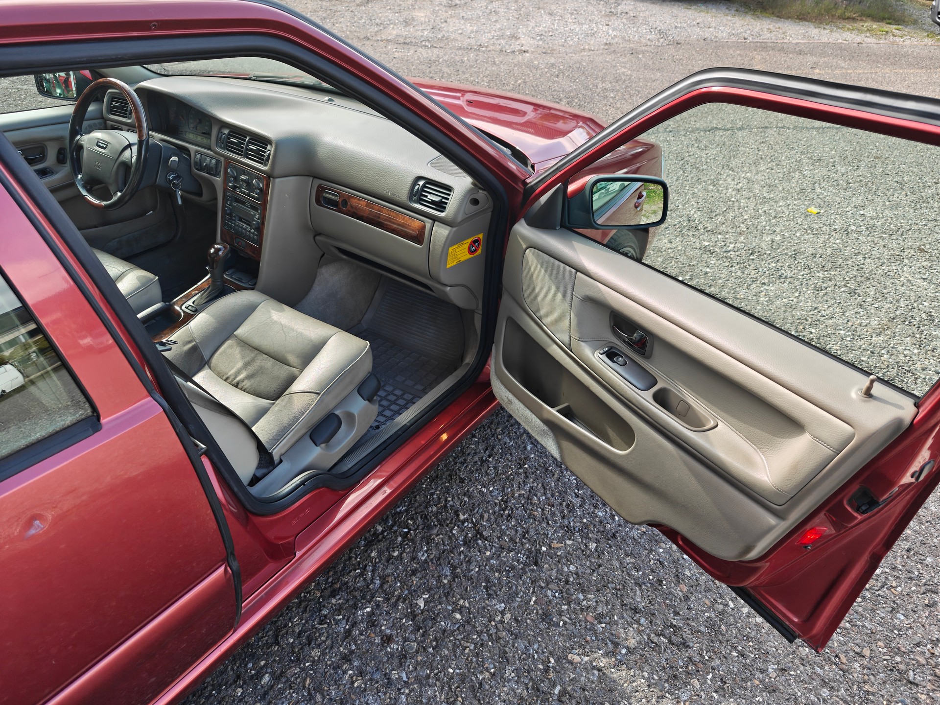 VOLVO S70 T5-image-4
