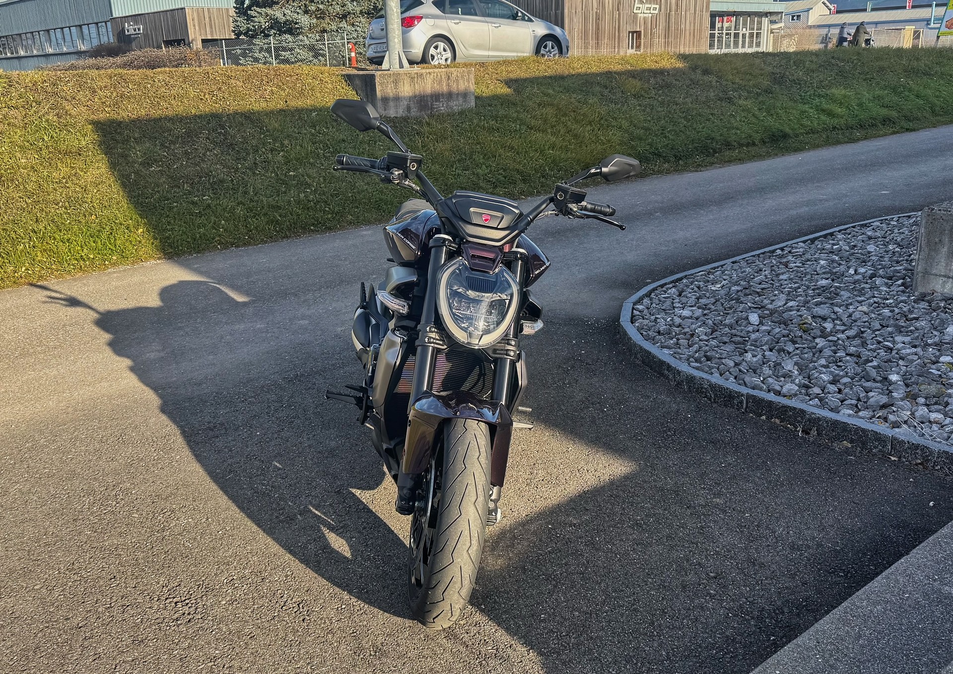 DUCATI V4-image-2
