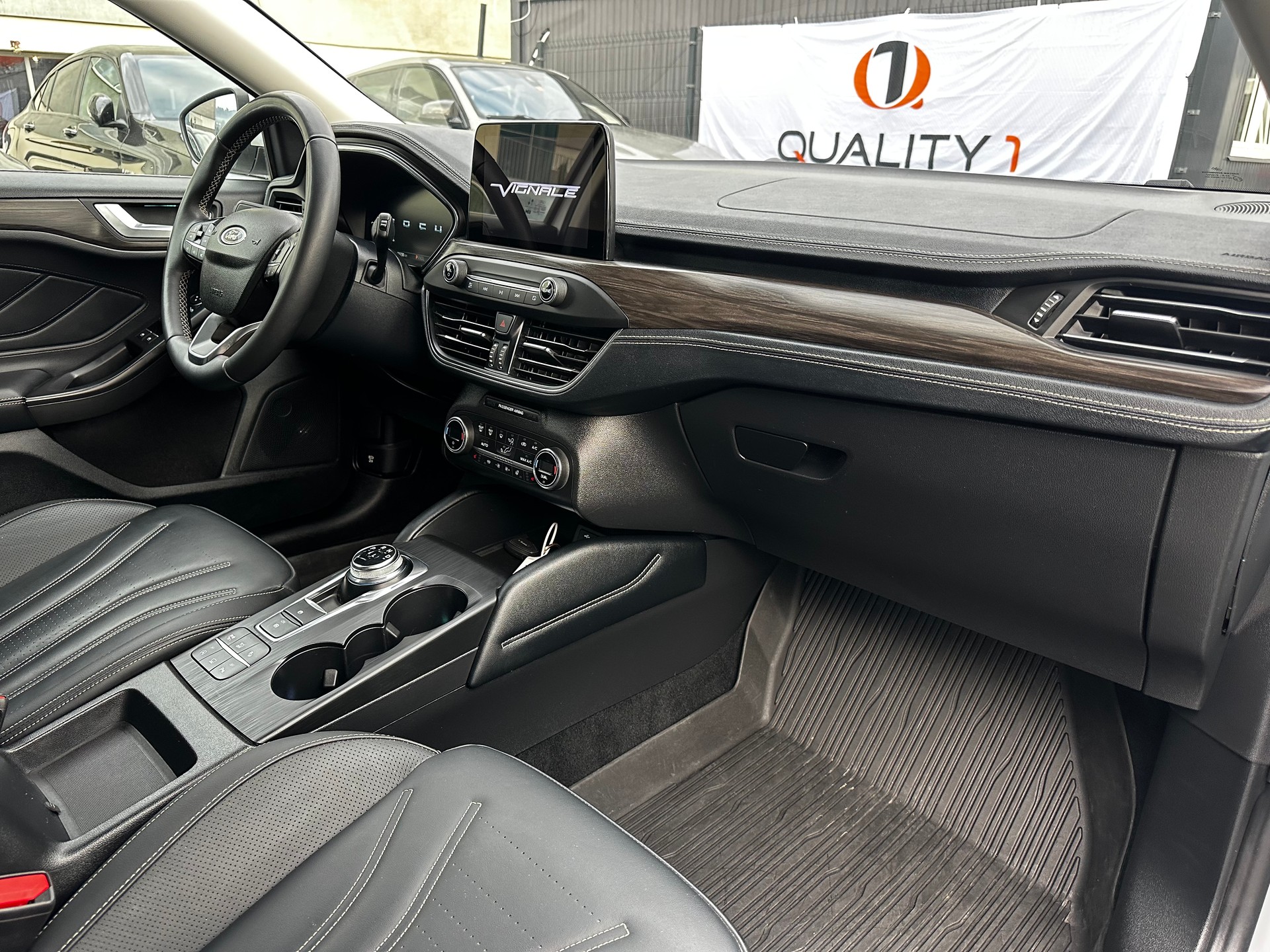 FORD Focus 1.0 SCTi Vignale Automatic-image-12