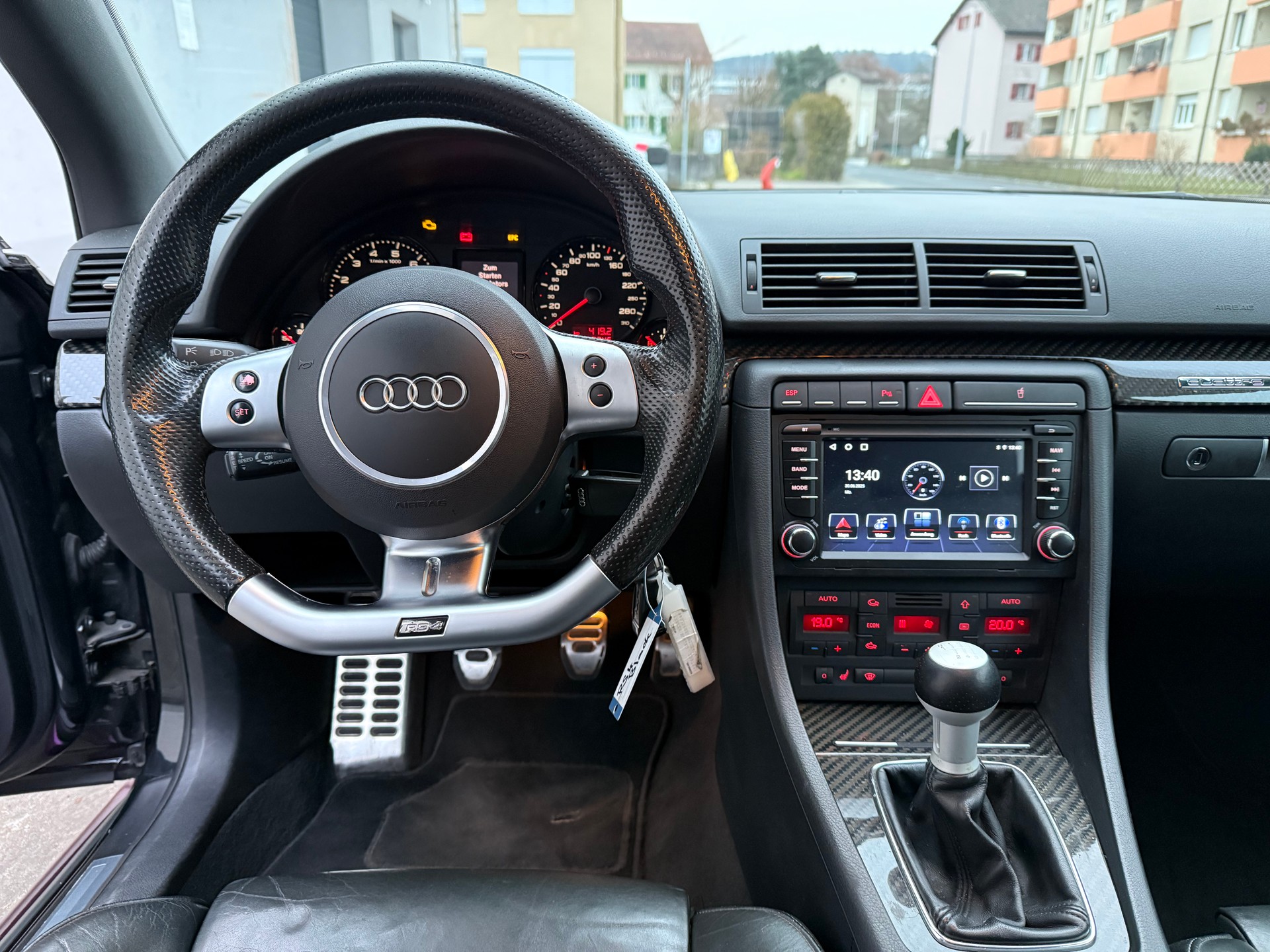 AUDI RS4 Avant 4.2 V8 quattro-image-14