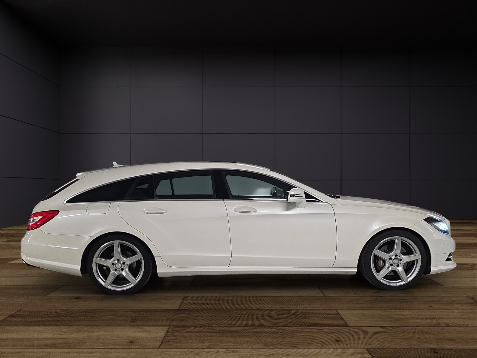 MERCEDES-BENZ CLS Shooting Brake 350 CDI 4Matic 7G-Tronic-image-4