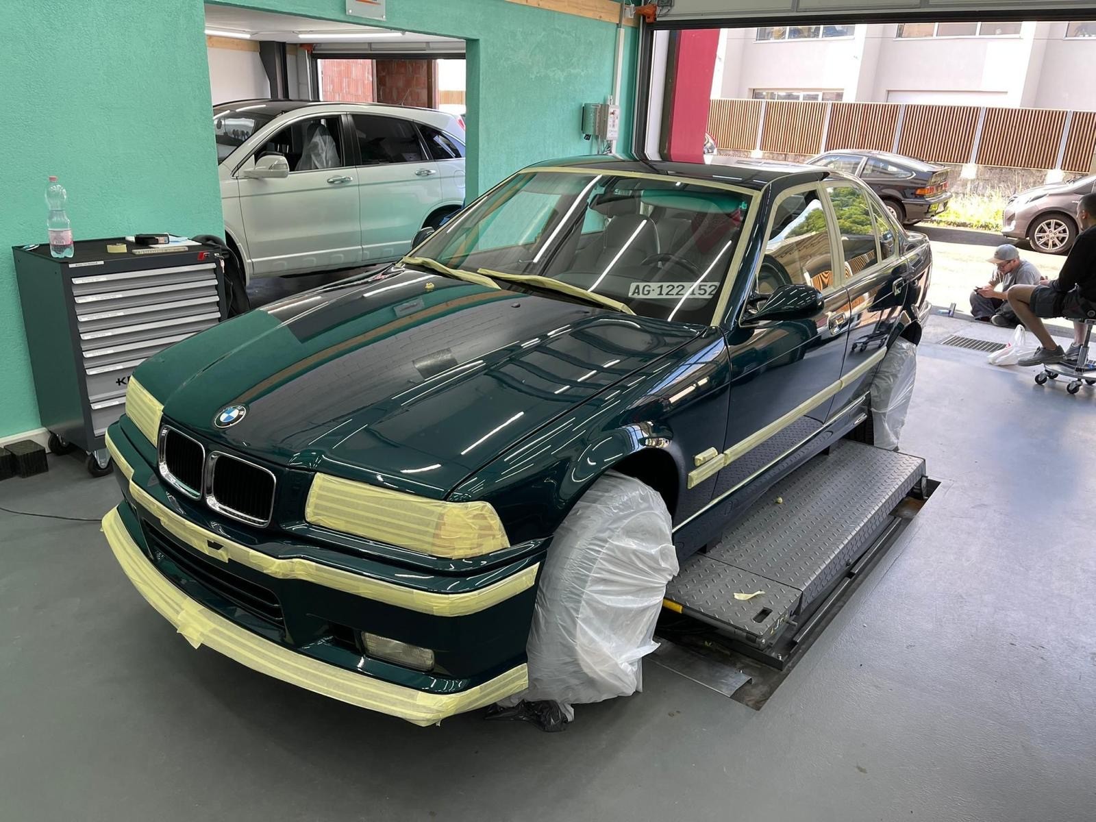 BMW 328i-image-3