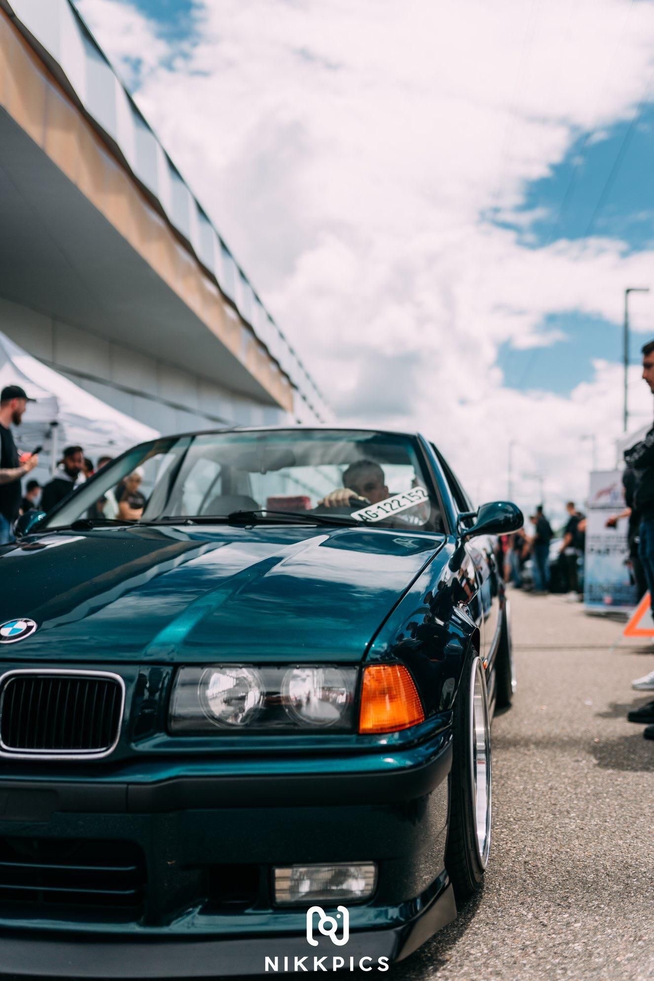 BMW 328i-image-2