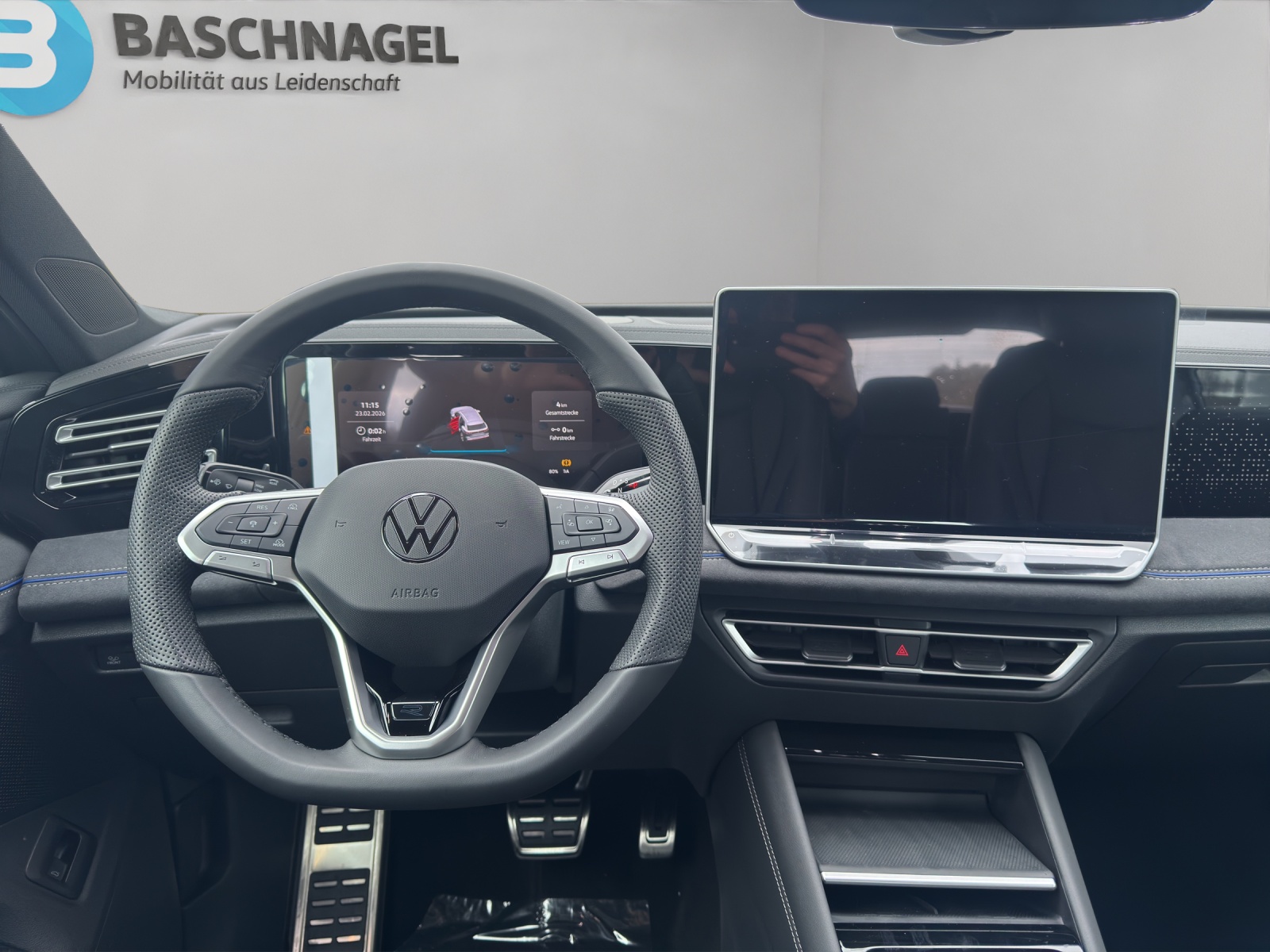VW Tiguan 2.0 TSI DSG R-Line United 4Motion-image-4