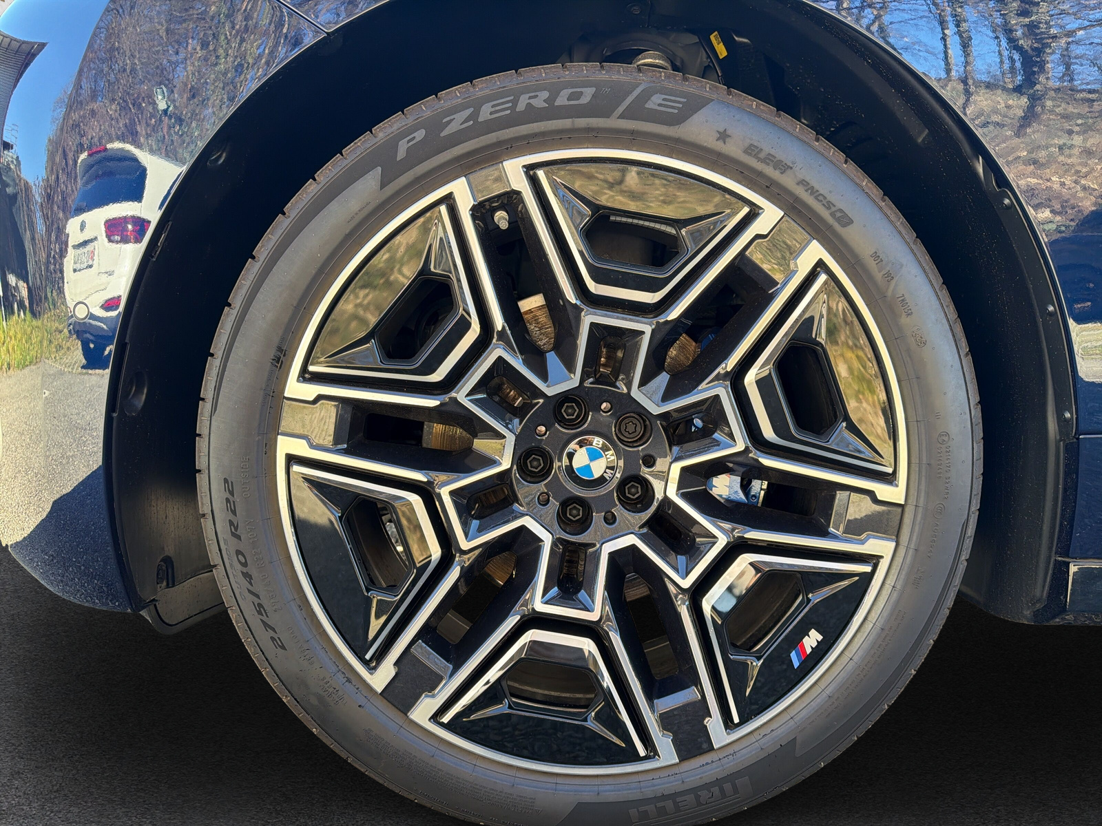 BMW iX xDrive60 M Sport-image-7