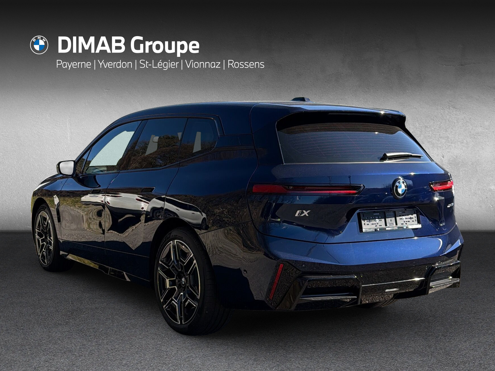 BMW iX xDrive60 M Sport-showroom-element-2
