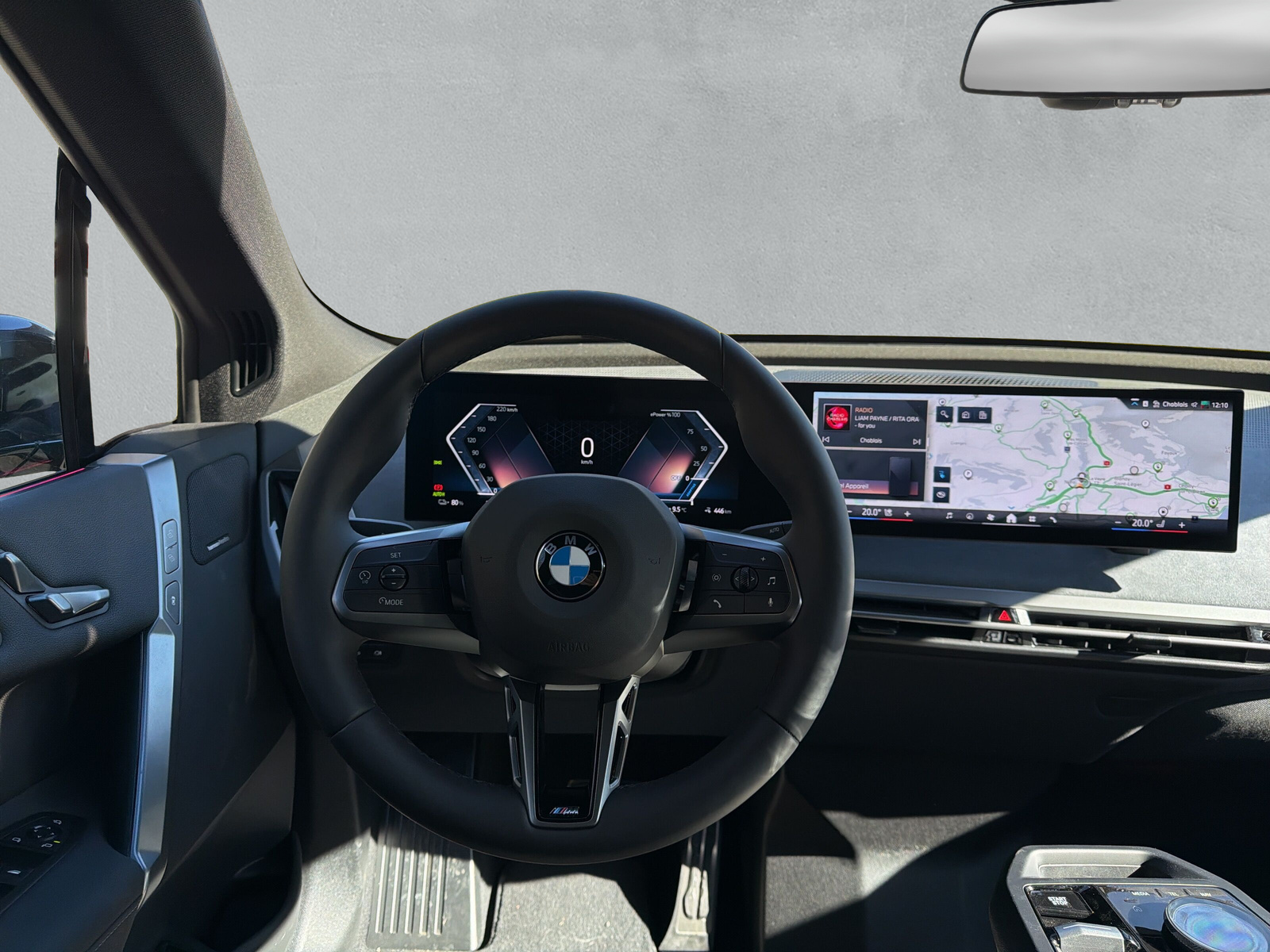 BMW iX xDrive60 M Sport-image-14