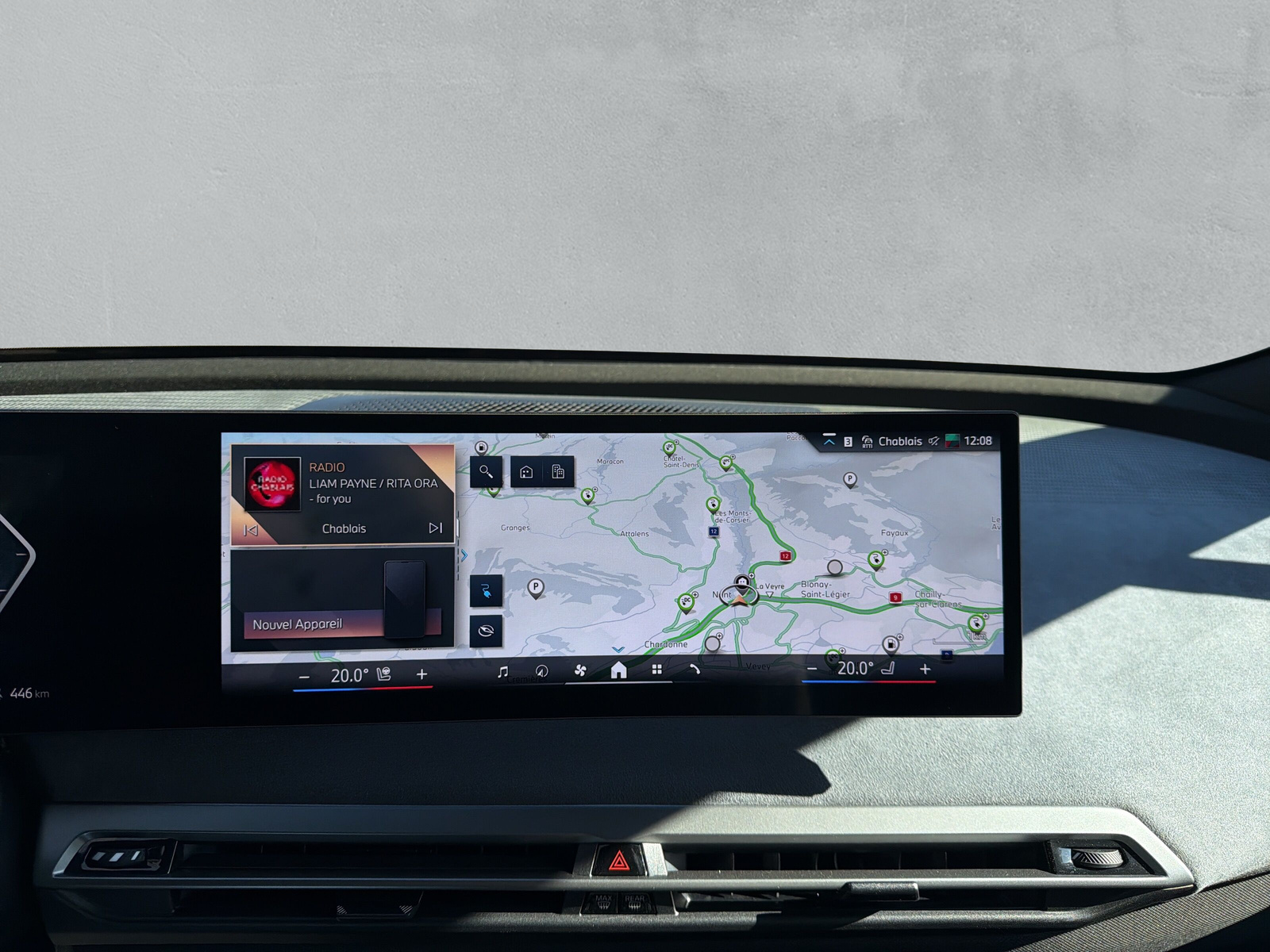BMW iX xDrive60 M Sport-image-13