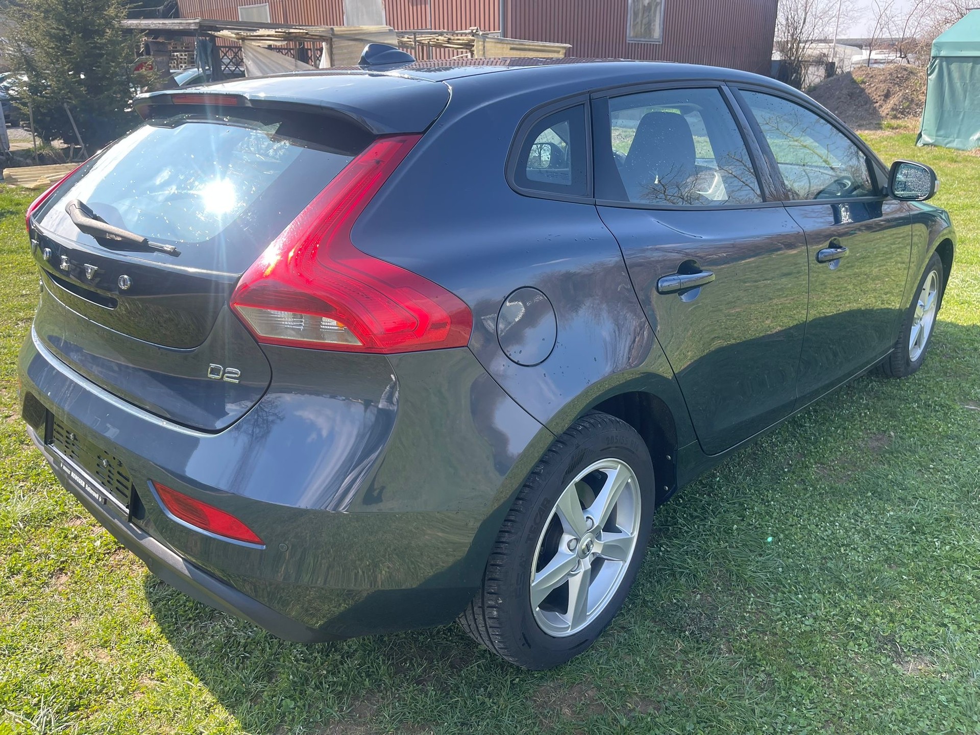 VOLVO V40 D2-image-5
