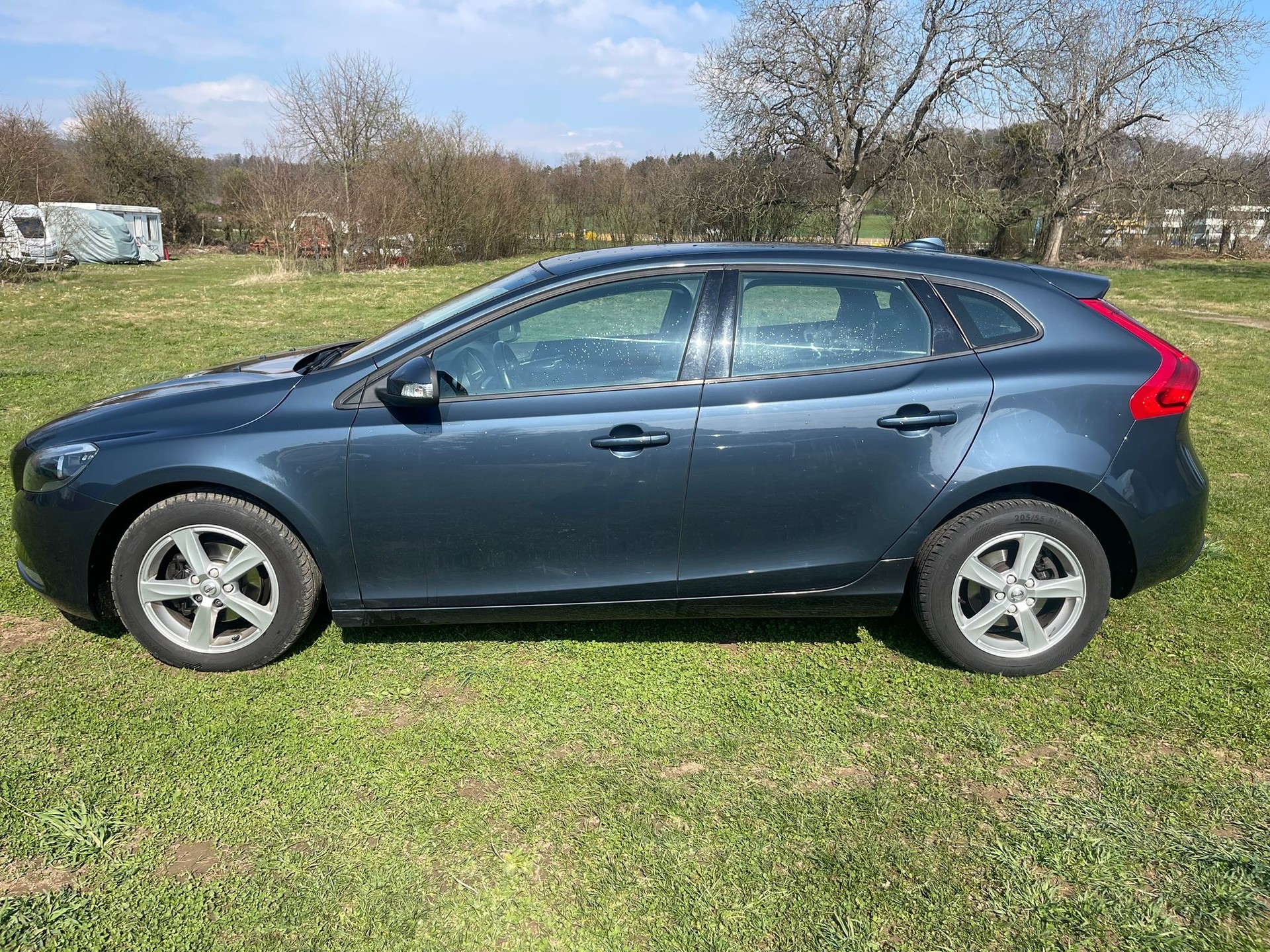 VOLVO V40 D2-image-6