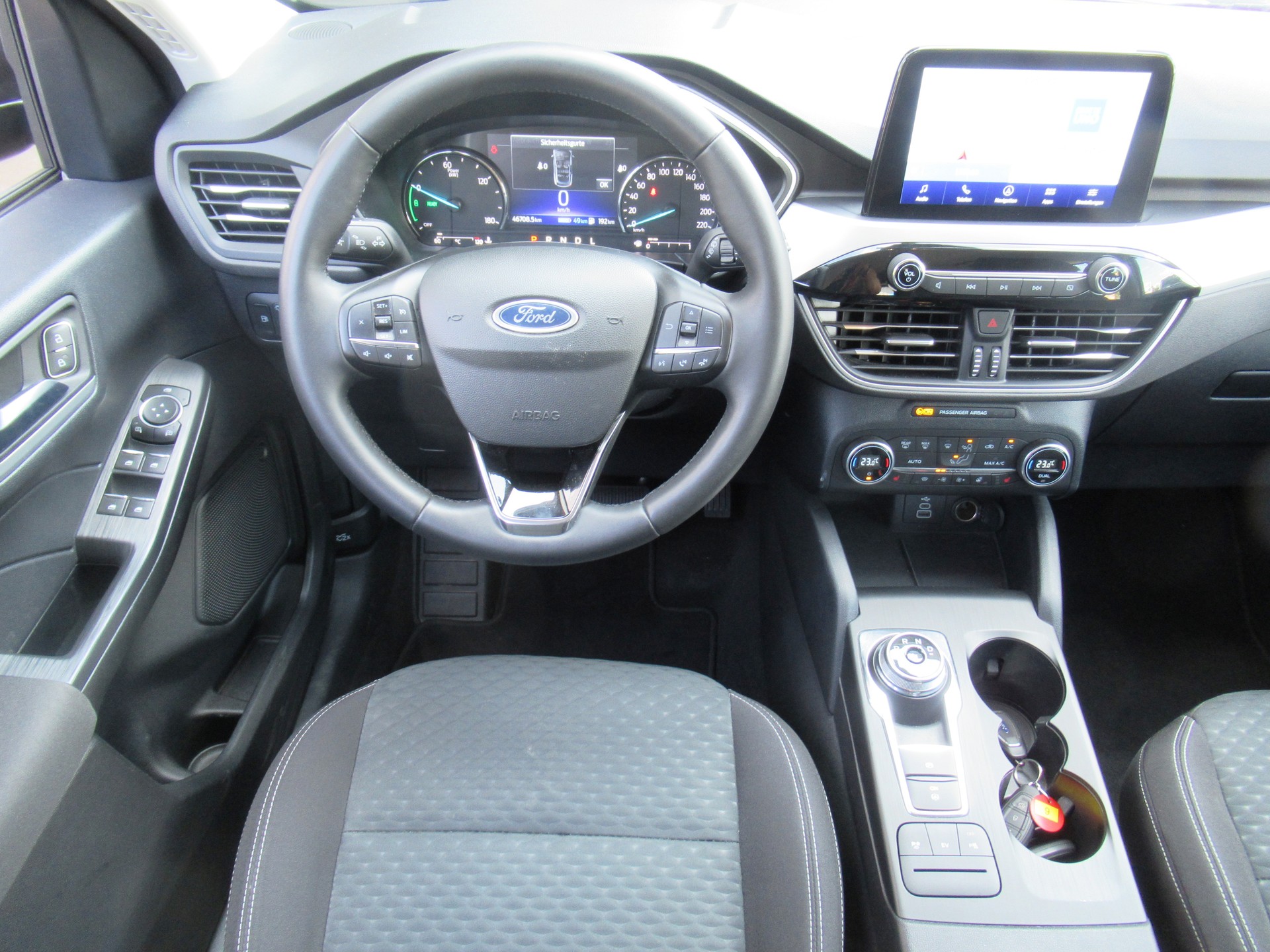 FORD Kuga 2.5 PHEV Cool & Connect 2WD-image-7