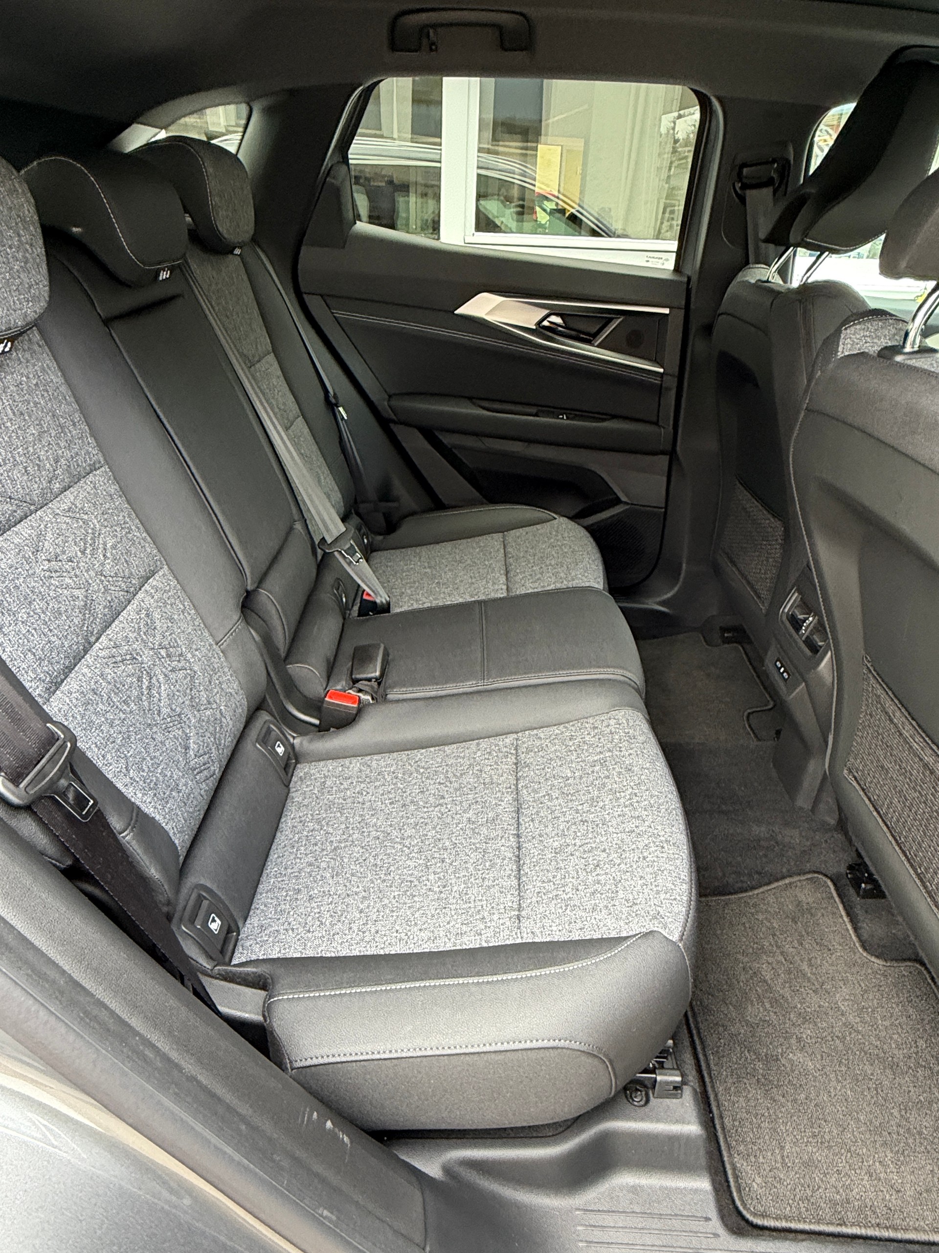RENAULT Austral 1.2 HEV 200 Techno A-image-4