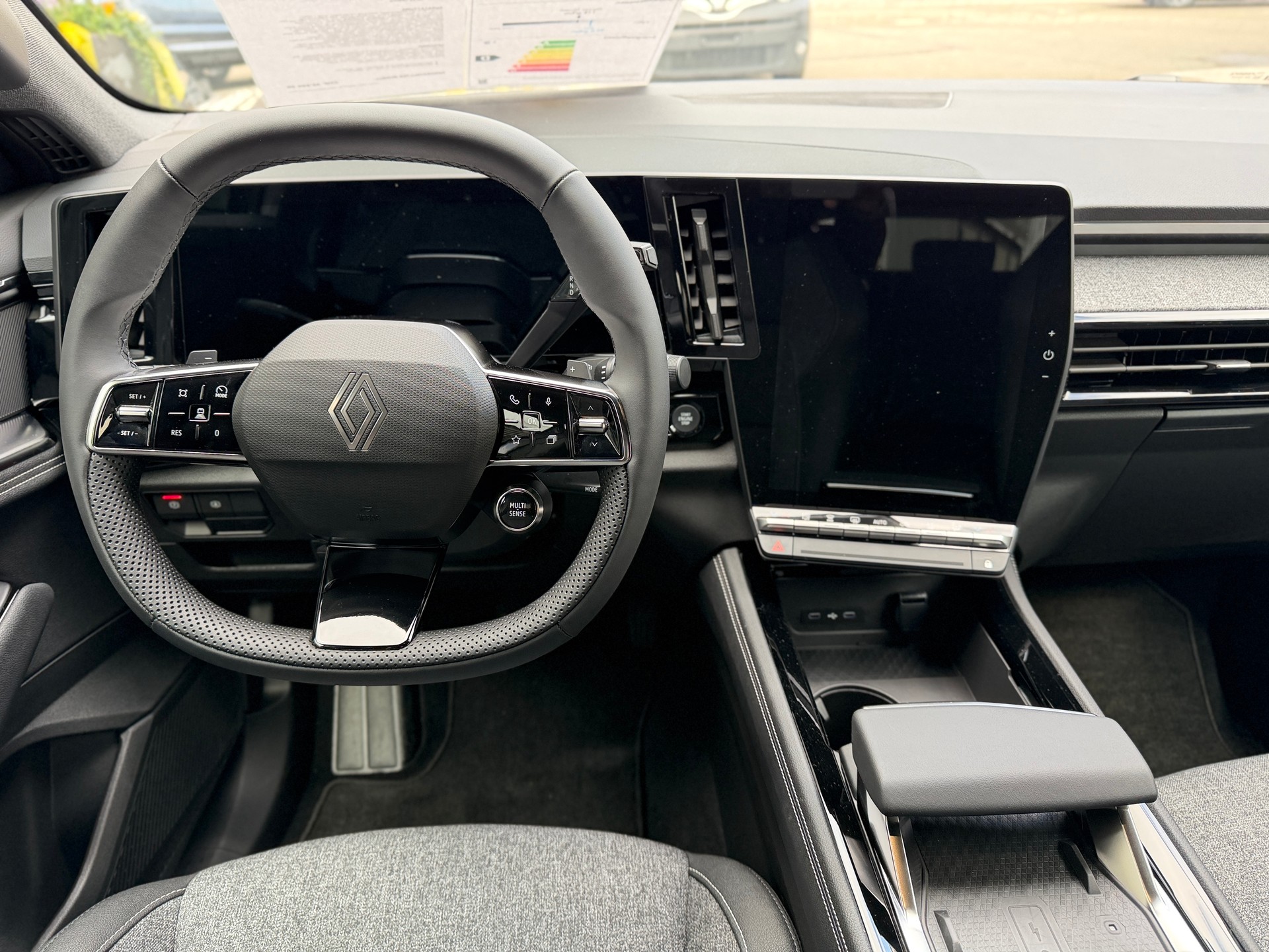 RENAULT Austral 1.2 HEV 200 Techno A-image-11