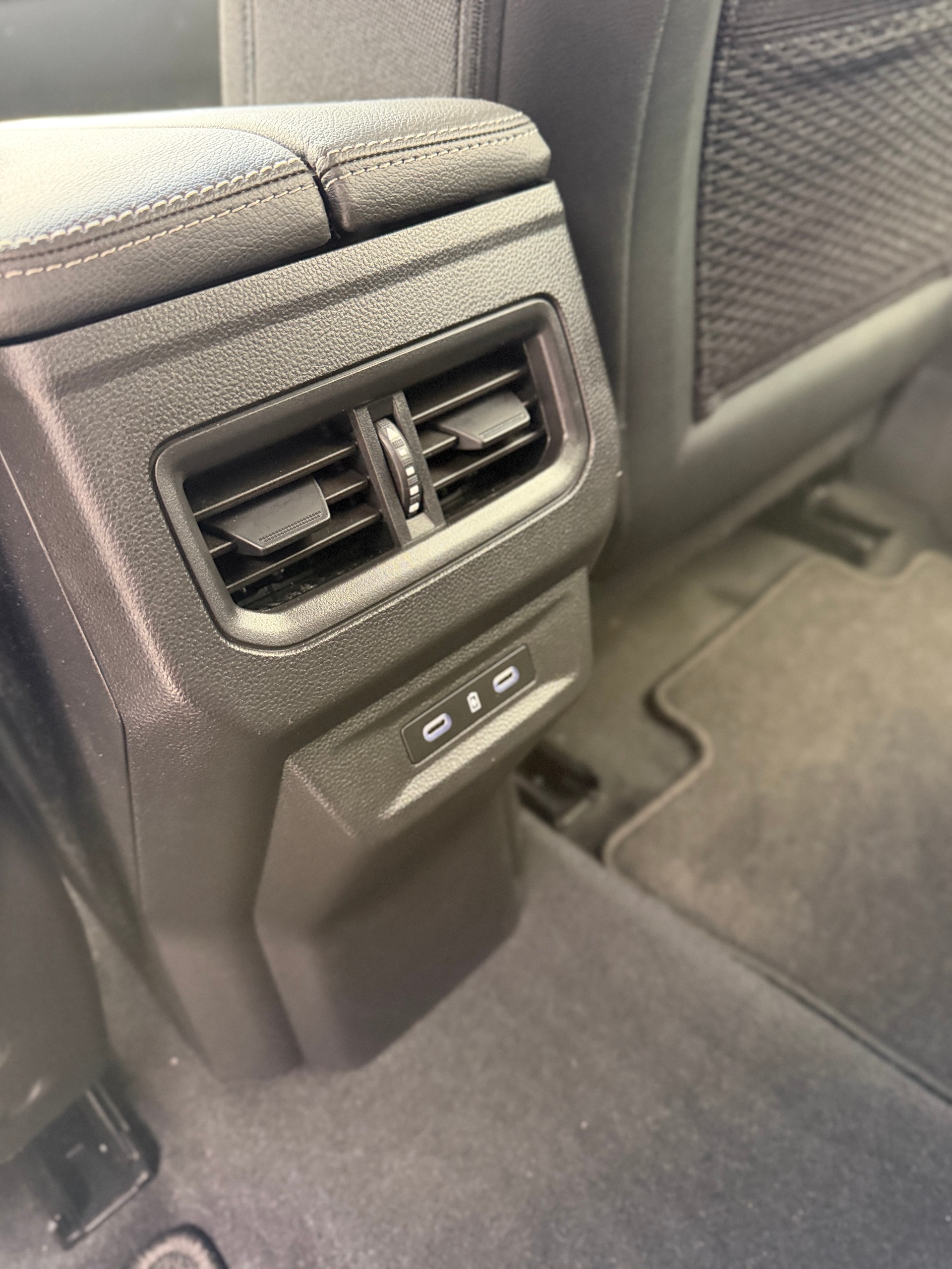 RENAULT Austral 1.2 HEV 200 Techno A-image-12