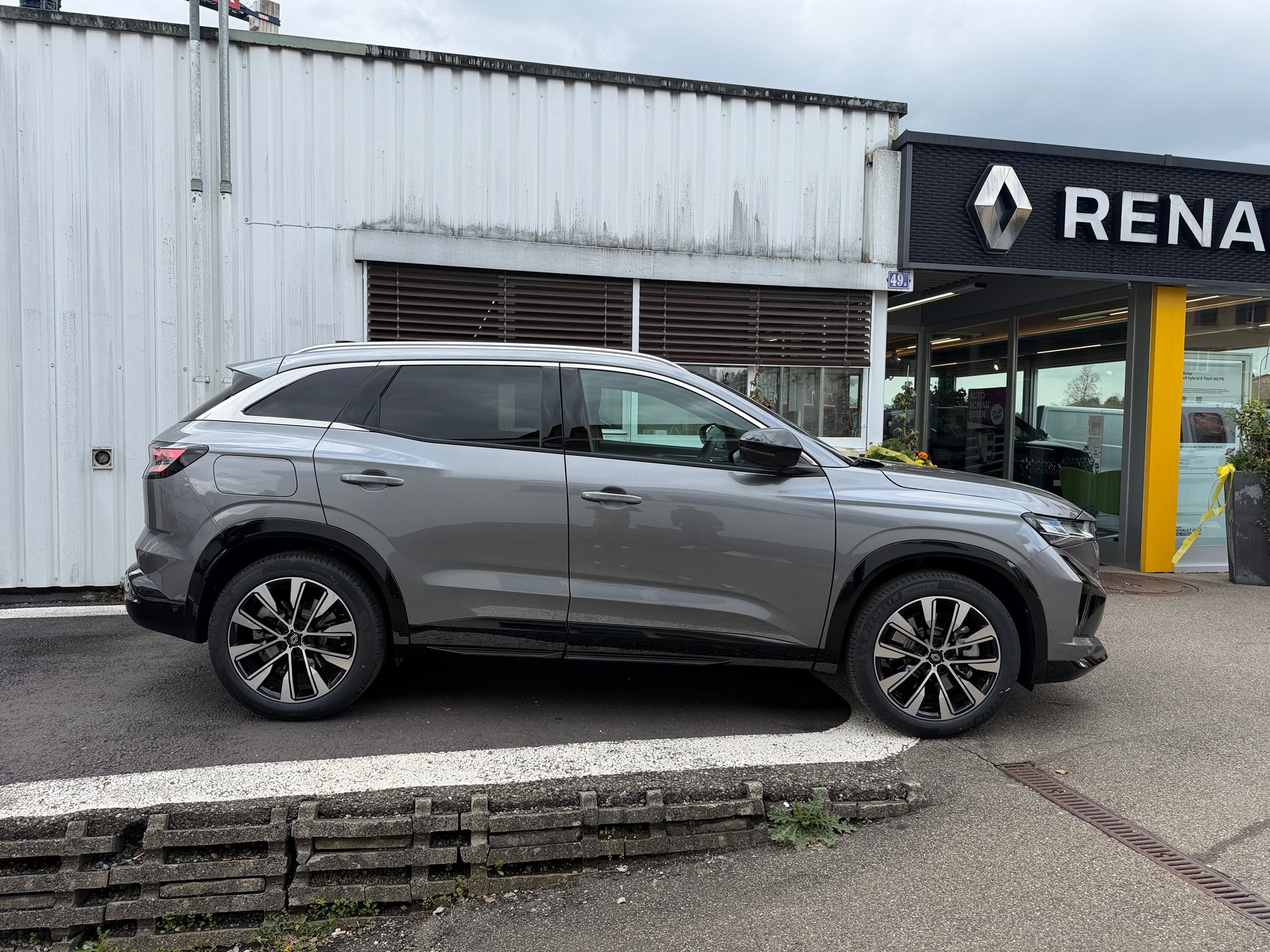 RENAULT Austral 1.2 HEV 200 Techno A-showroom-element-1