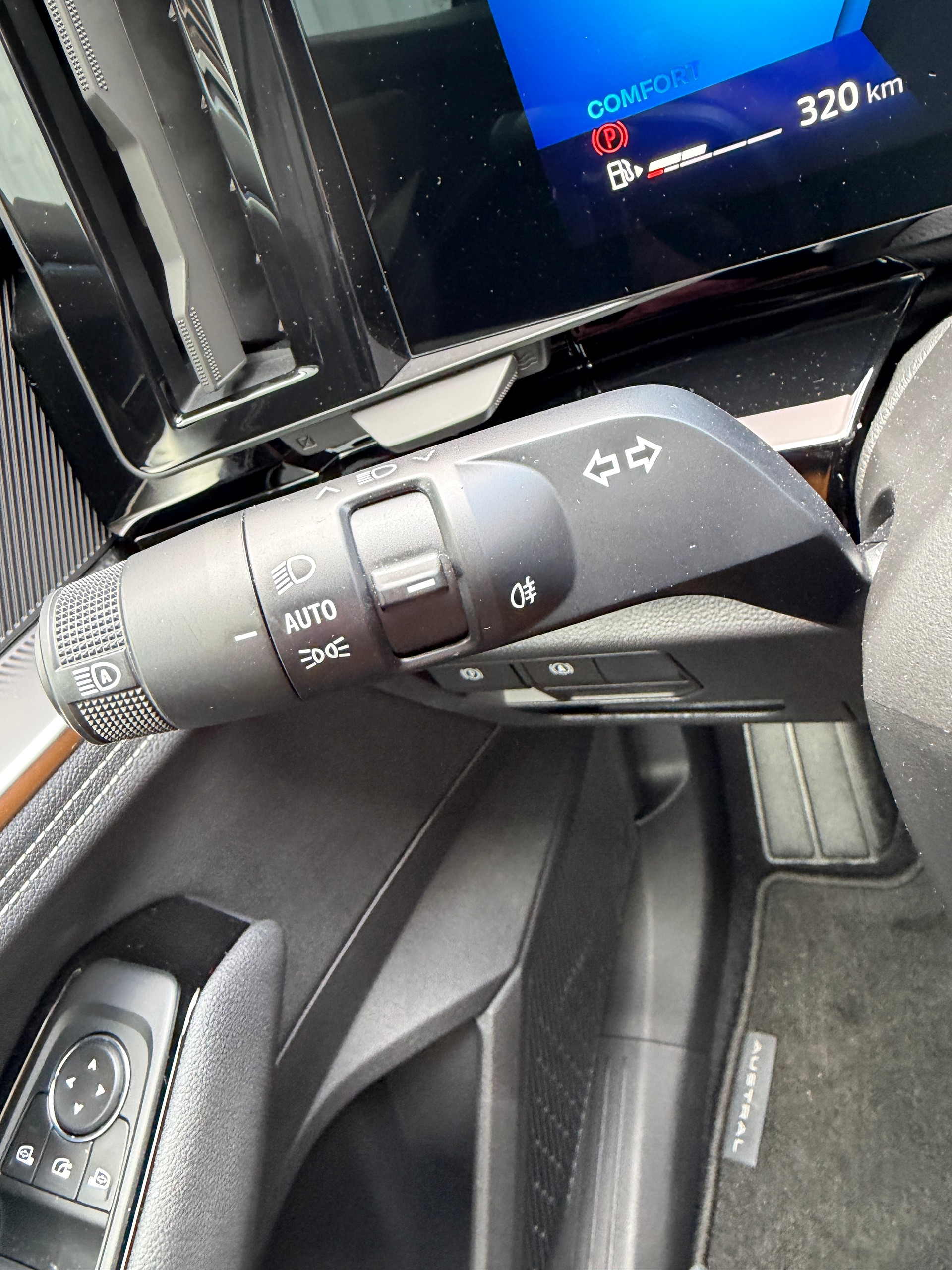 RENAULT Austral 1.2 HEV 200 Techno A-image-16