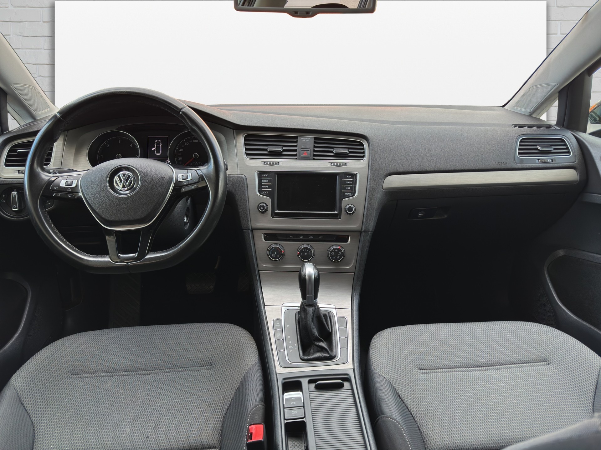 VW Golf Variant 1.6 TDI Comfortline DSG-image-7