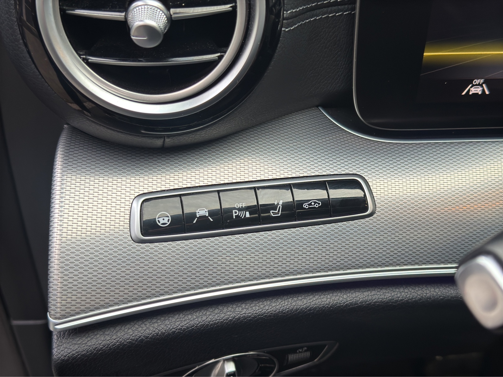 MERCEDES-BENZ E 63 AMG 4 Matic 9G-Tronic-image-22