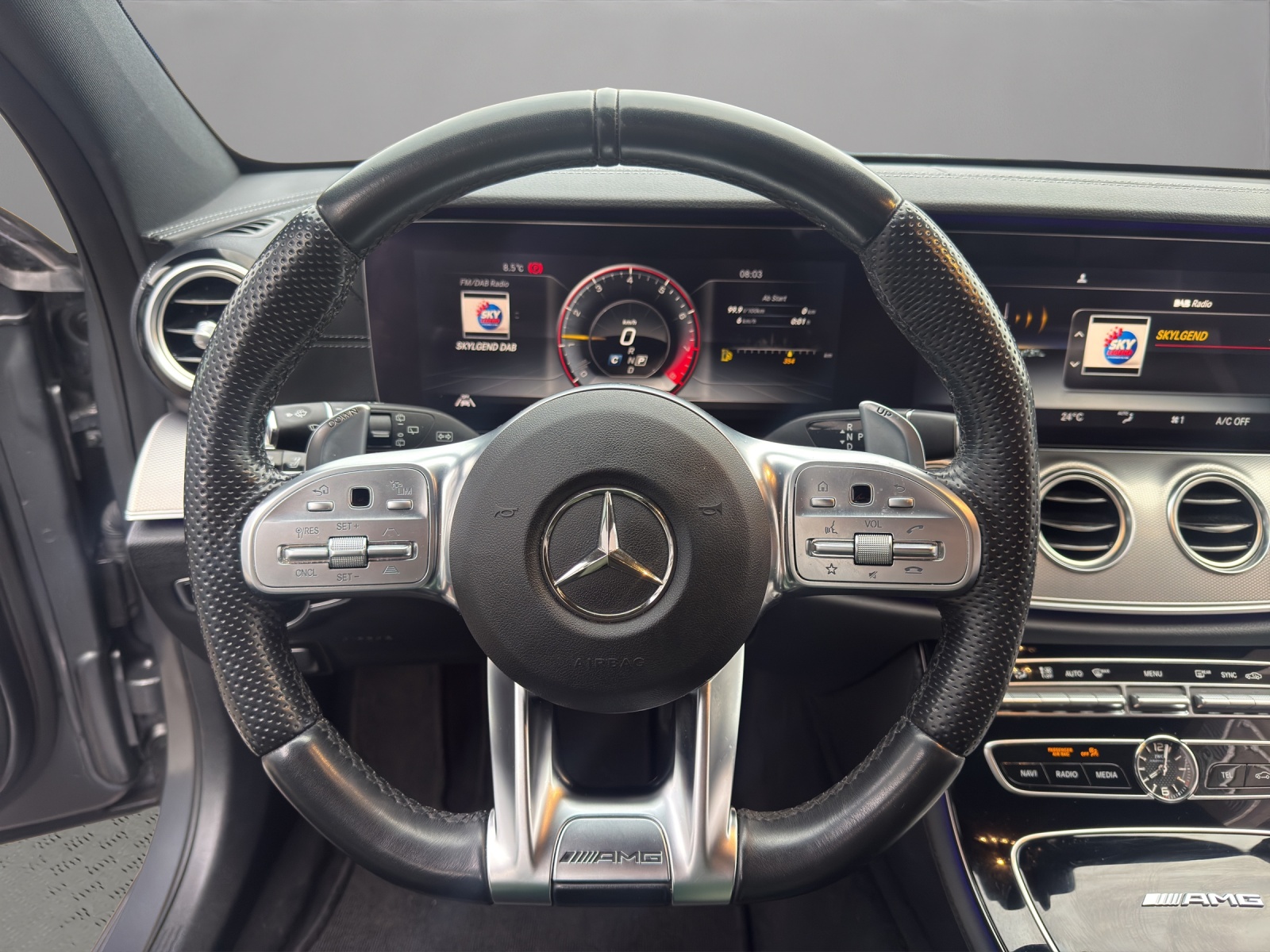 MERCEDES-BENZ E 63 AMG 4 Matic 9G-Tronic-image-13