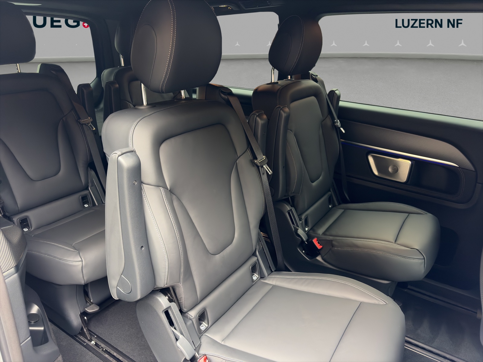 MERCEDES-BENZ V 300 d lang 4Matic Swiss Edition 9G-Tronic-image-7