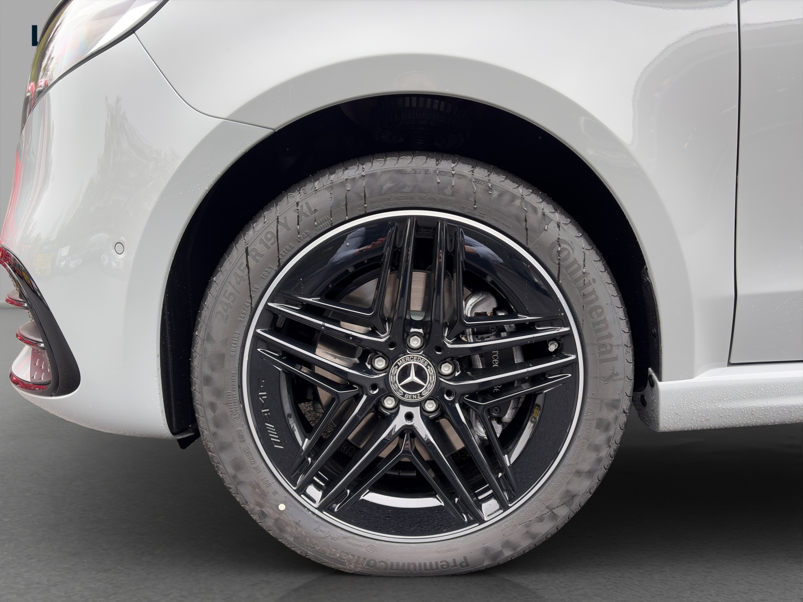 MERCEDES-BENZ V 300 d lang 4Matic Swiss Edition 9G-Tronic-image-15