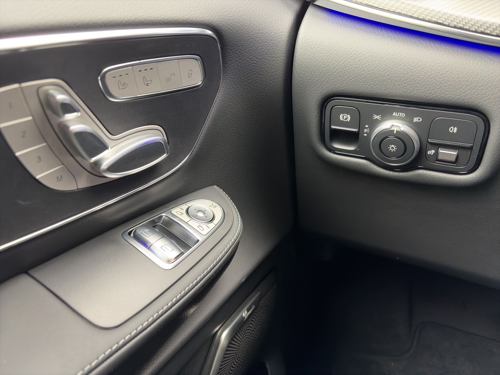 MERCEDES-BENZ V 300 d lang 4Matic Swiss Edition 9G-Tronic-image-13