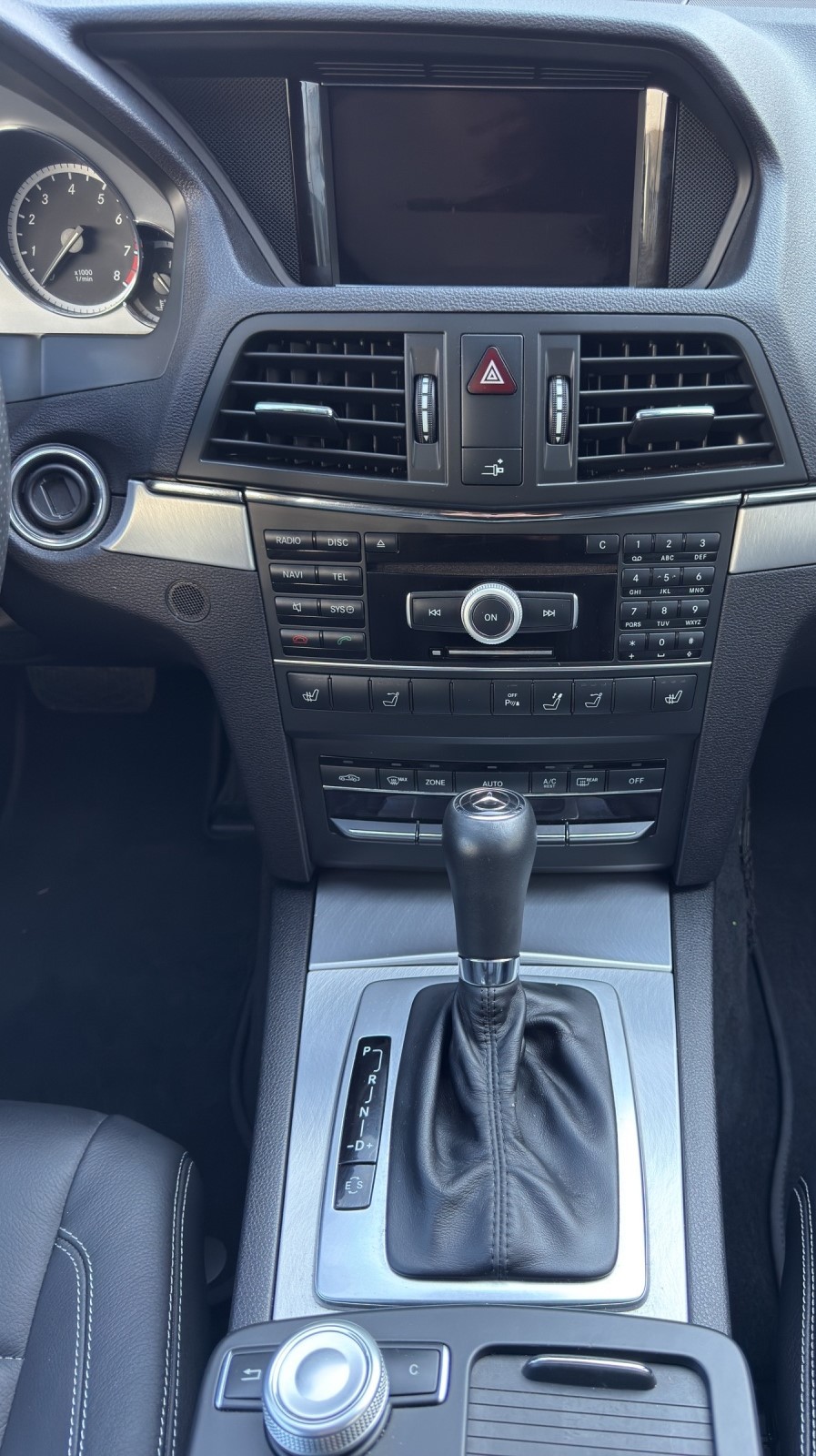 MERCEDES-BENZ E 250 CGI BlueEfficiency Automatic-image-10