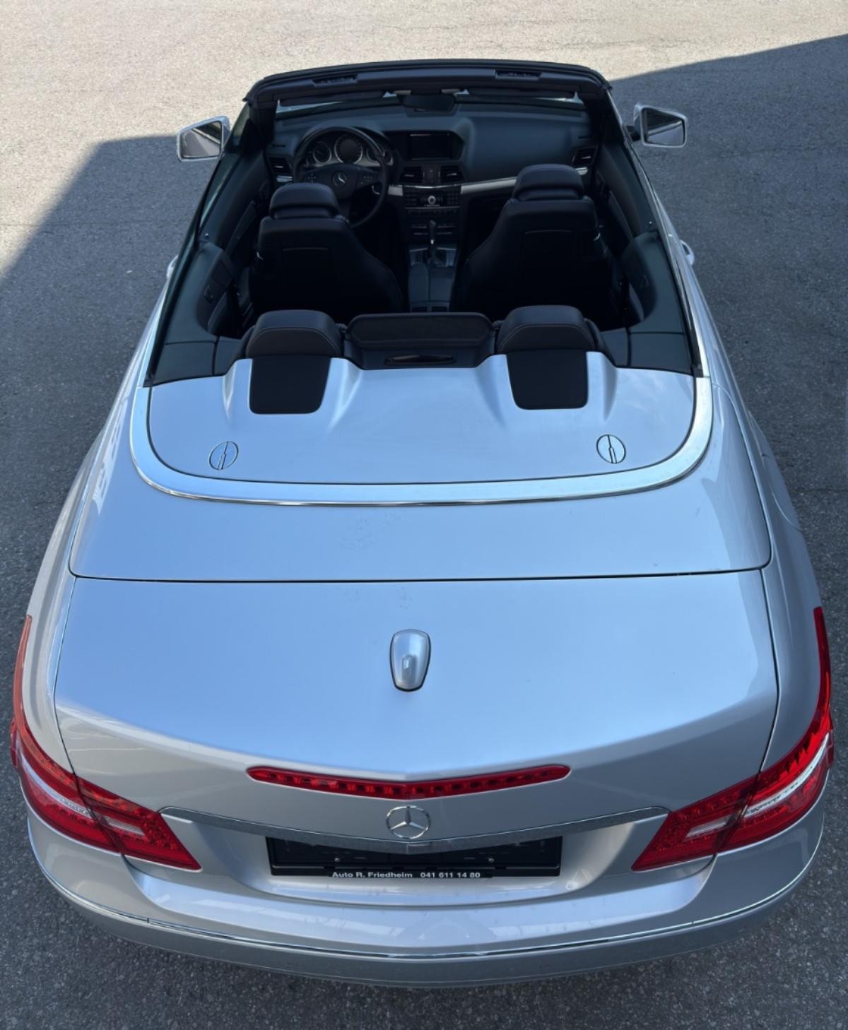 MERCEDES-BENZ E 250 CGI BlueEfficiency Automatic-image-17
