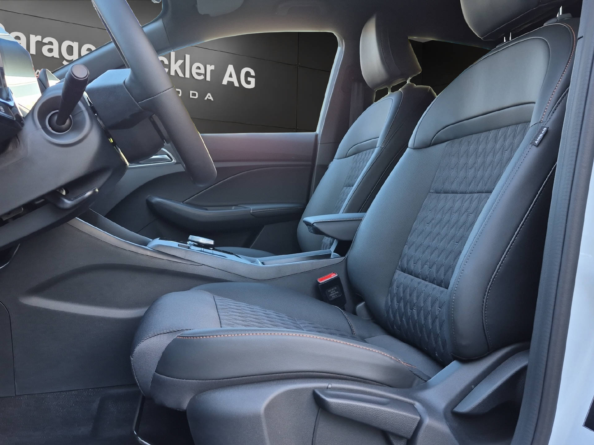 MG 3 1.5 Hybrid Luxury-image-9