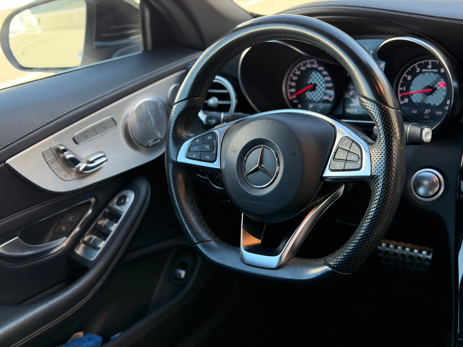 MERCEDES-BENZ C 43 Cabriolet AMG 4Matic 9G-Tronic-image-23