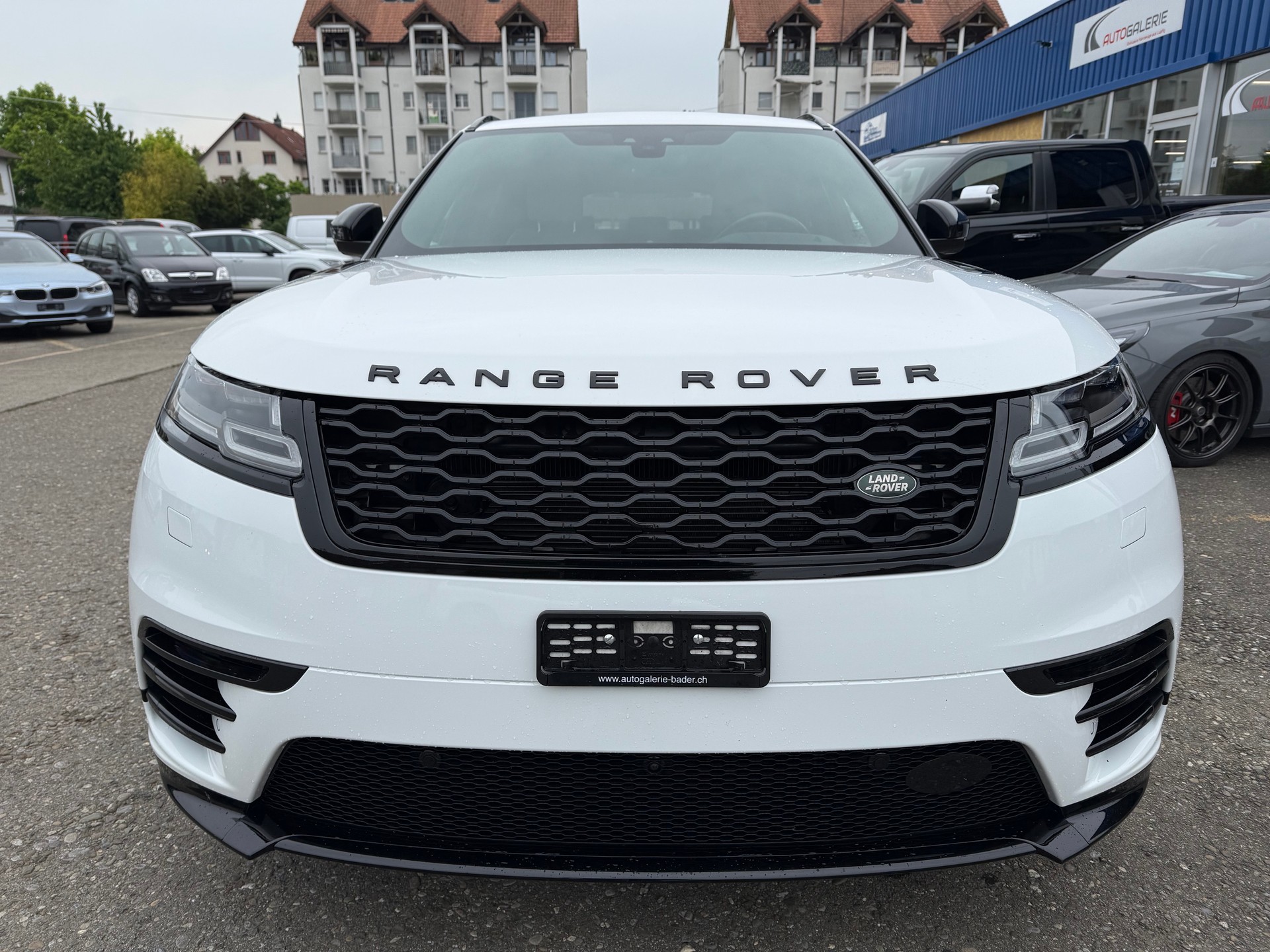 LAND ROVER Range Rover Velar R-Dynamic D 240 HSE Automatic-image-1