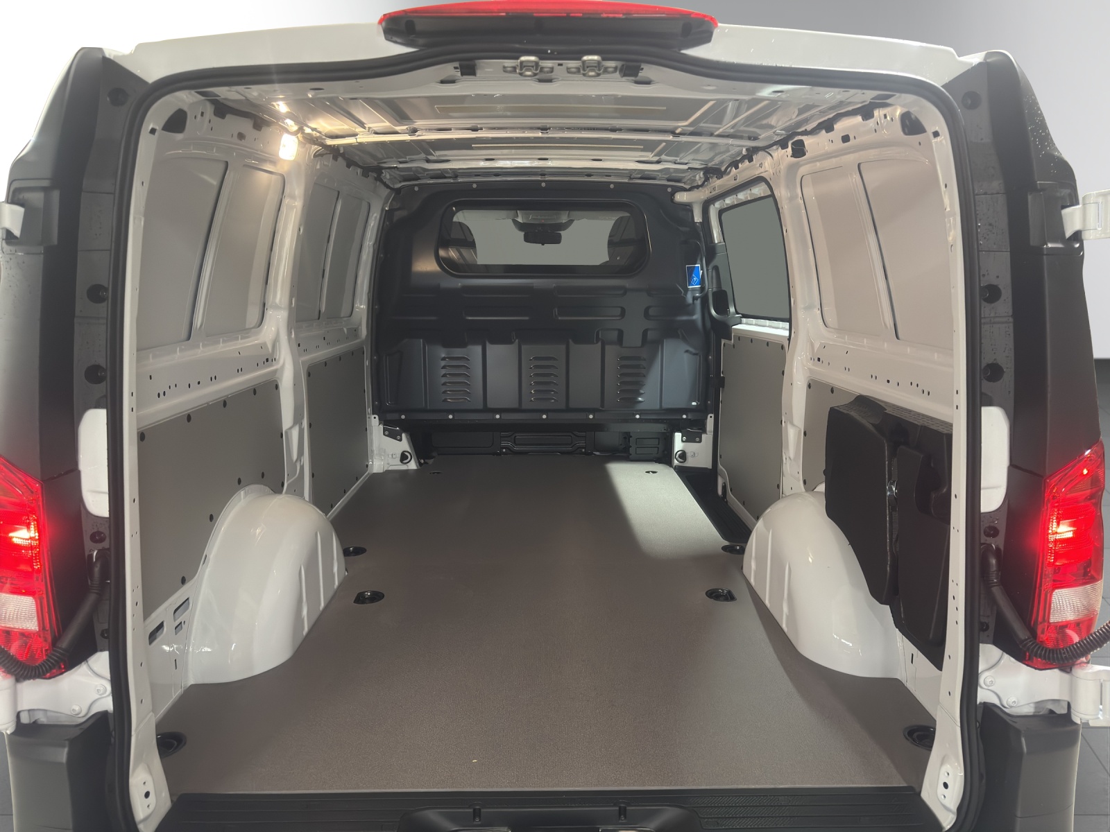 MERCEDES-BENZ Vito 114 CDI Lang WORKER 9G-Tronic 4M-image-7