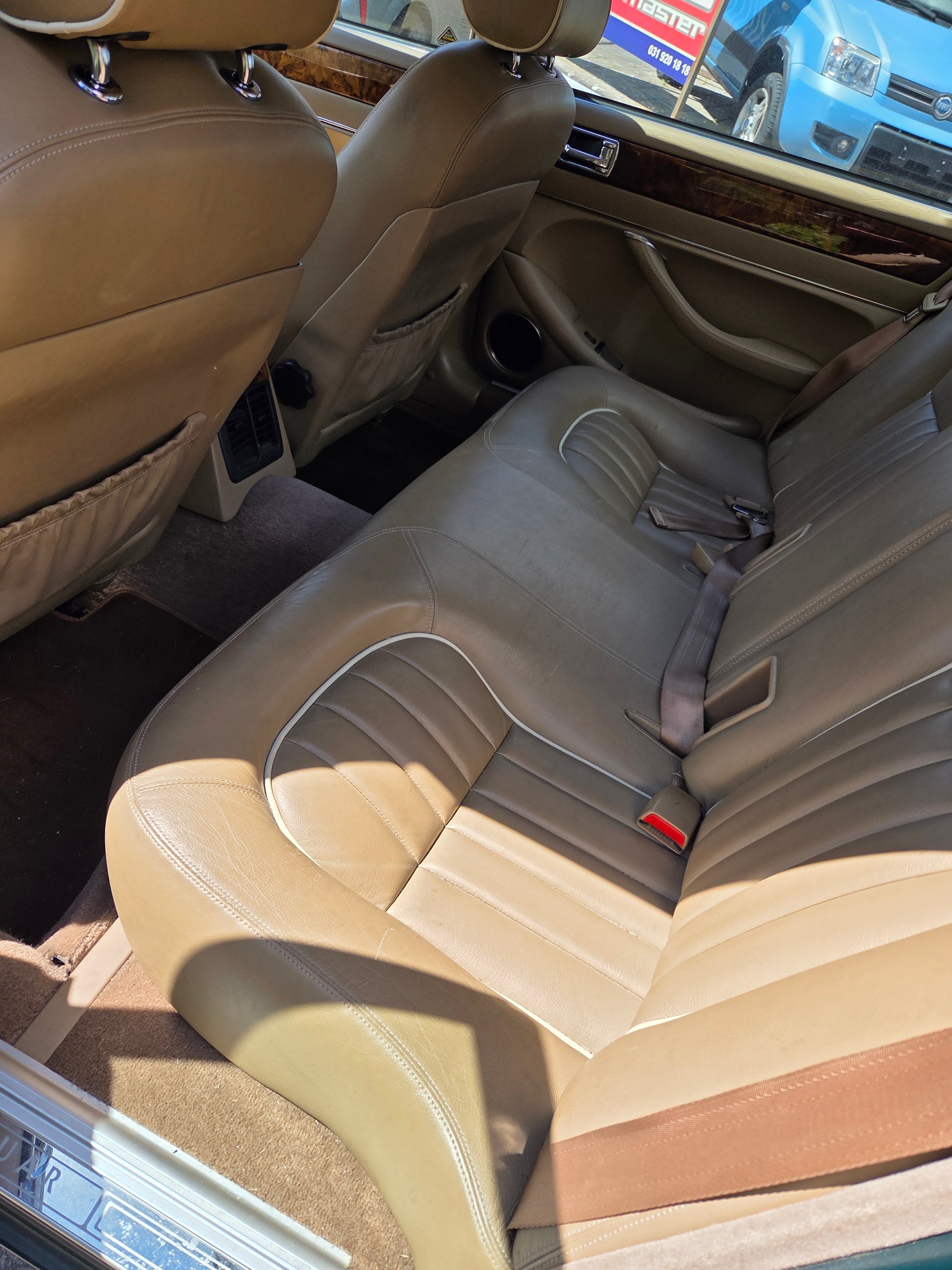 JAGUAR XJ-image-5