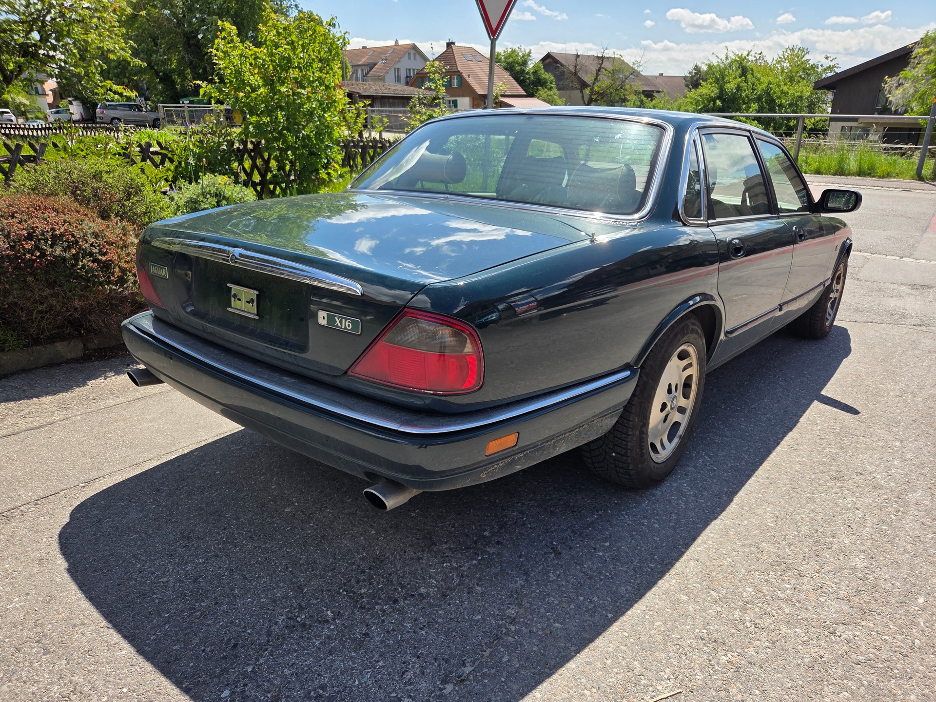 JAGUAR XJ-image-2