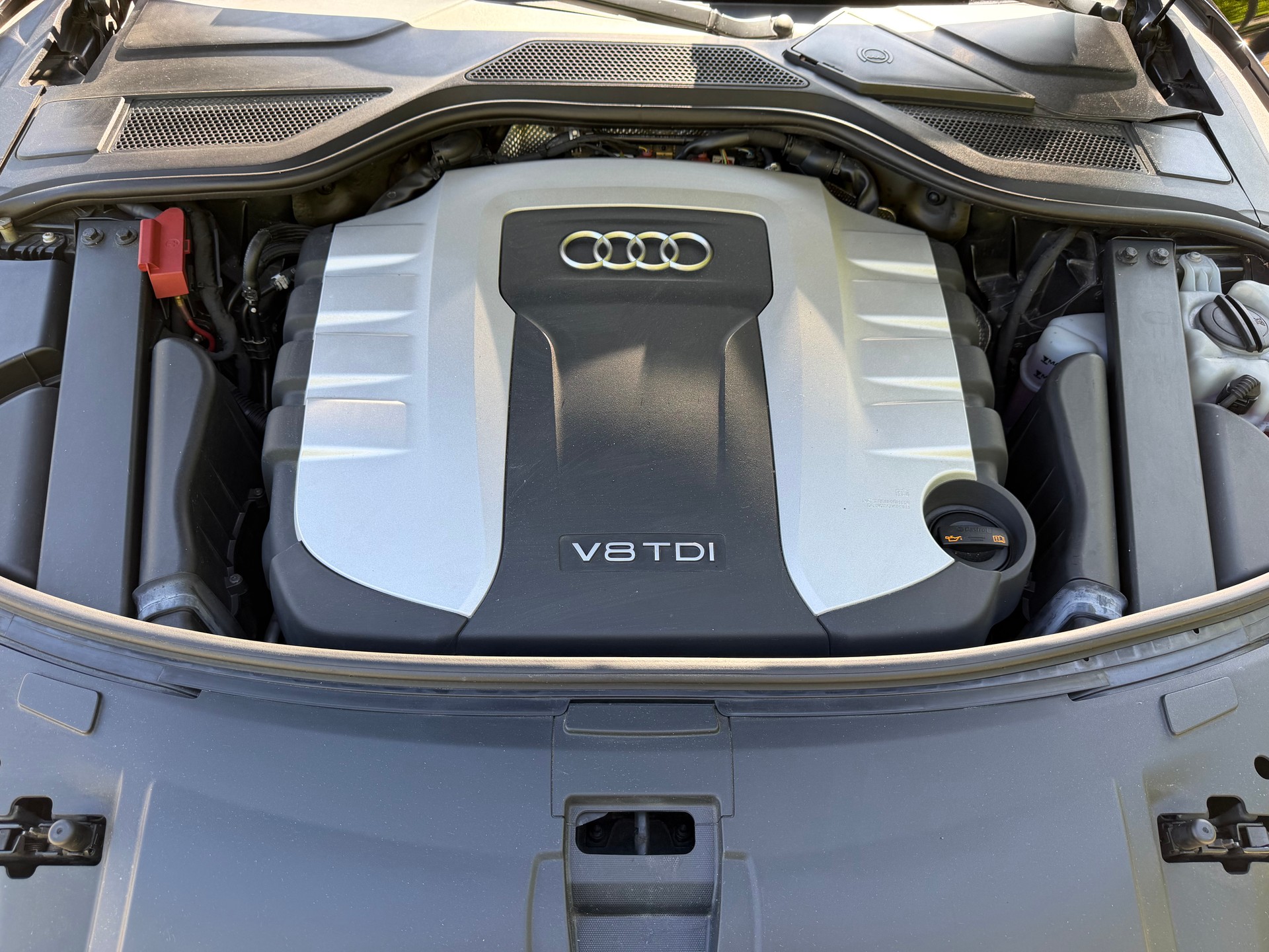 AUDI 4.2 V8 TDI quattro T-Tronic-image-4