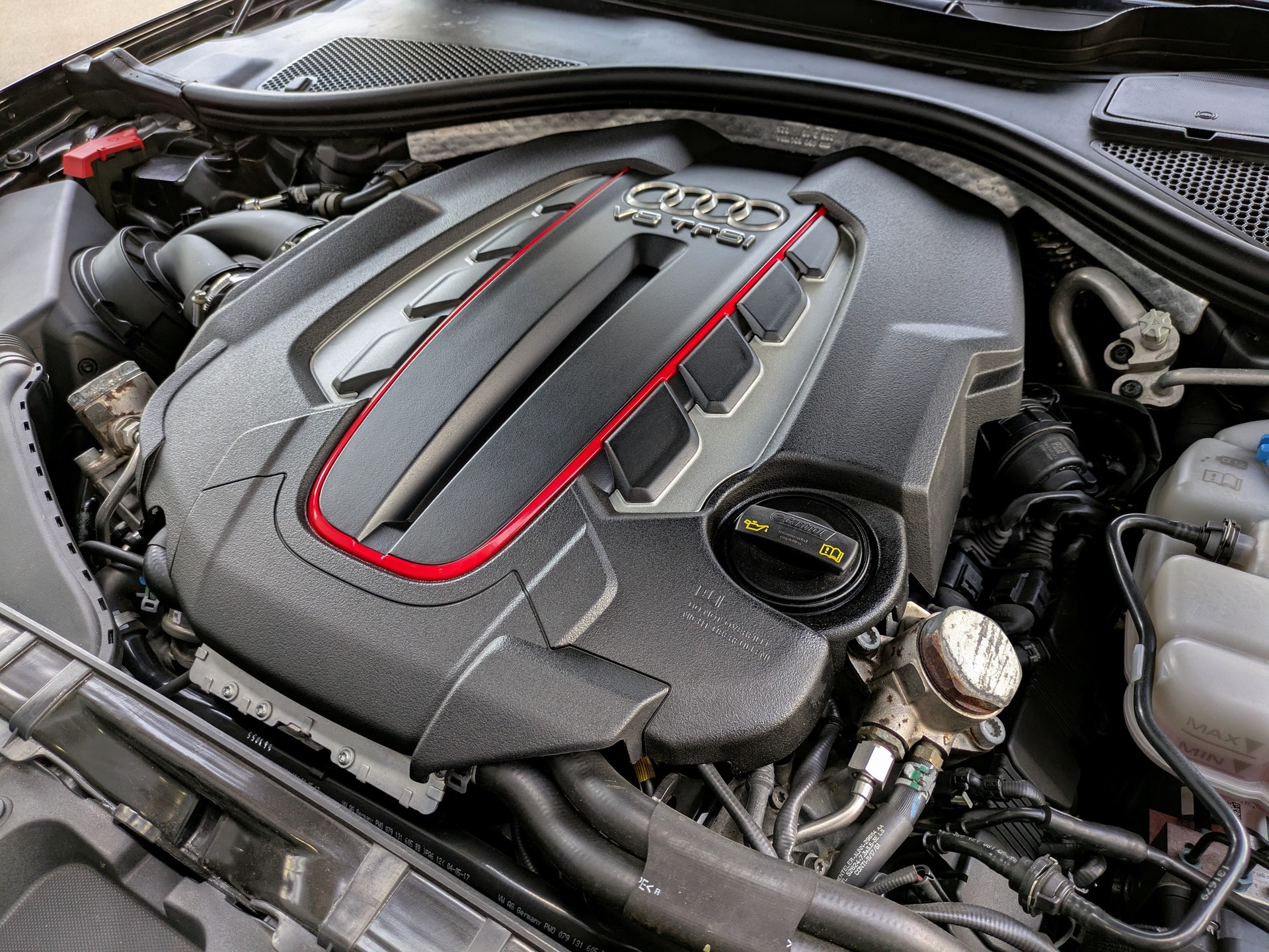 AUDI S6 Avant 4.0 TFSI V8 quattro S-tronic-image-12