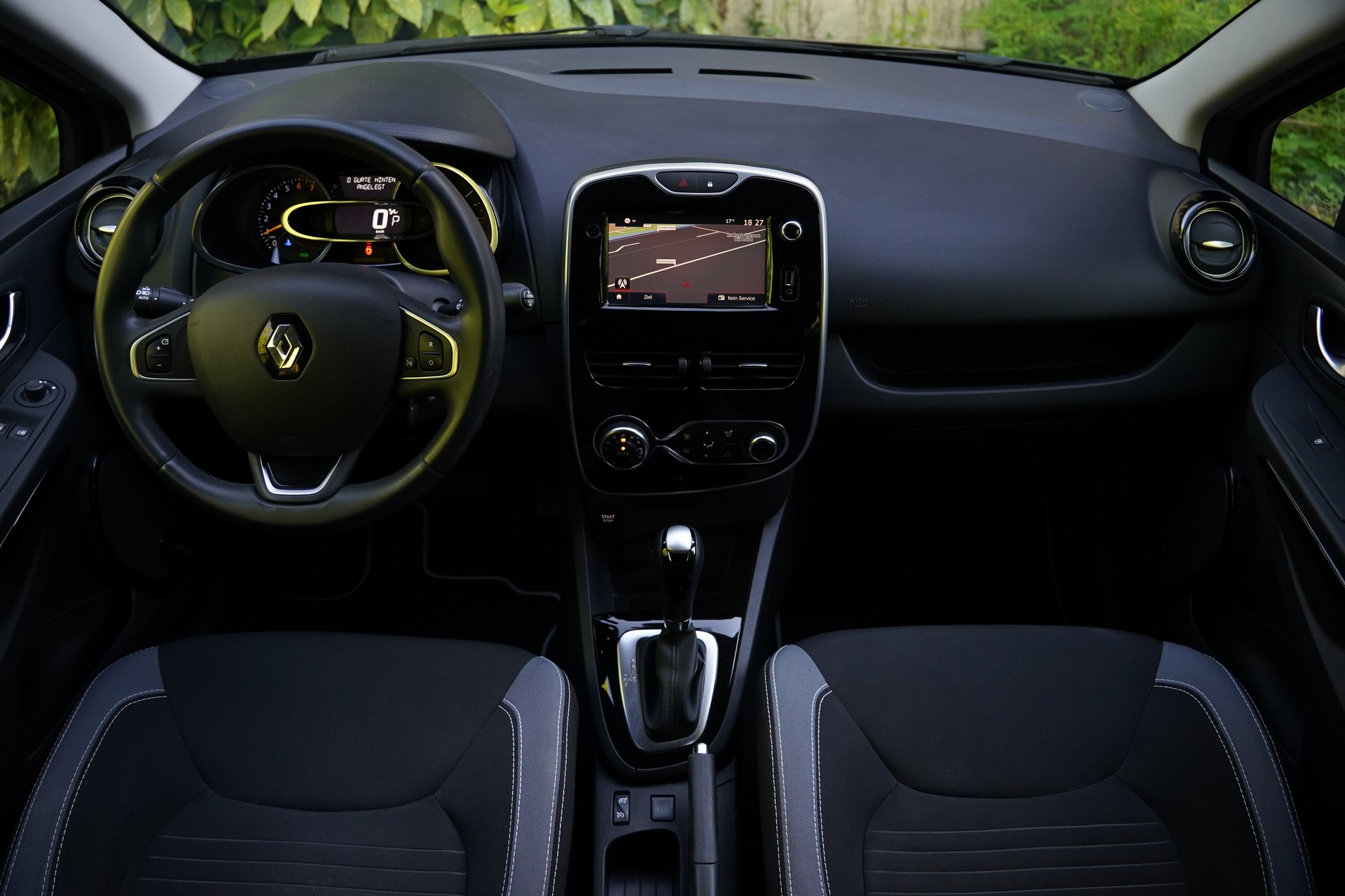 RENAULT Clio 1.2 16V T Limited EDC-image-14